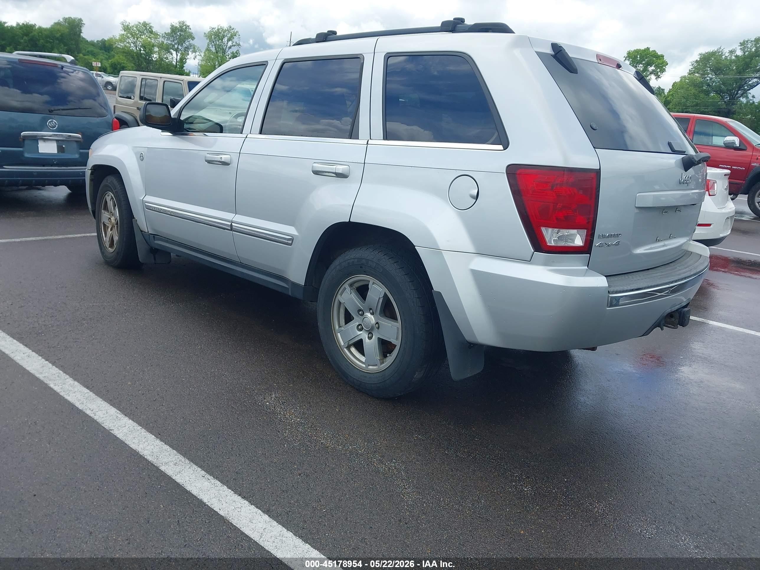 2006 Jeep Grand Cherokee Limited Silver vin: 1J8HR58266C138170