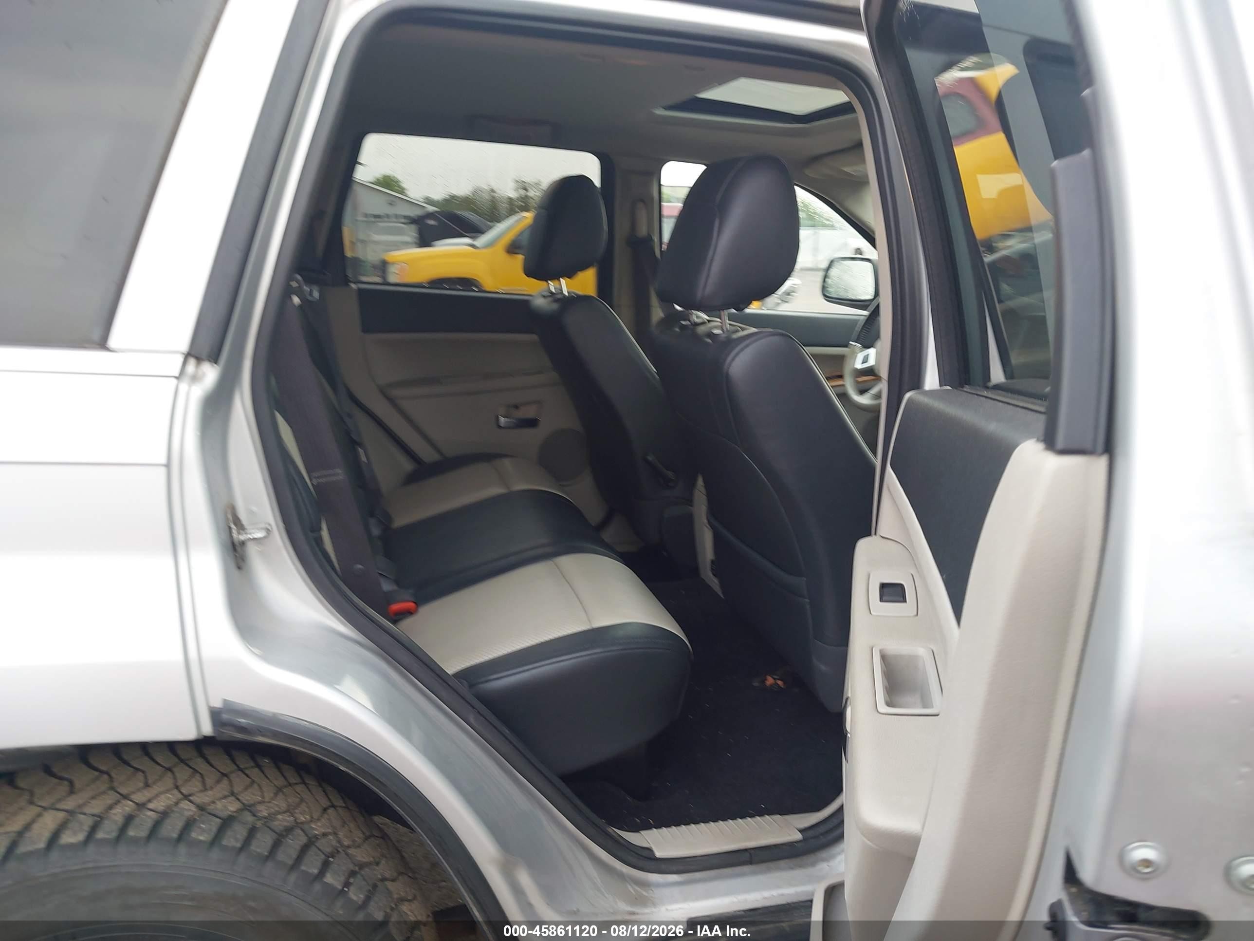 2008 Jeep Grand Cherokee Limited Silver vin: 1J8HR58N08C151672
