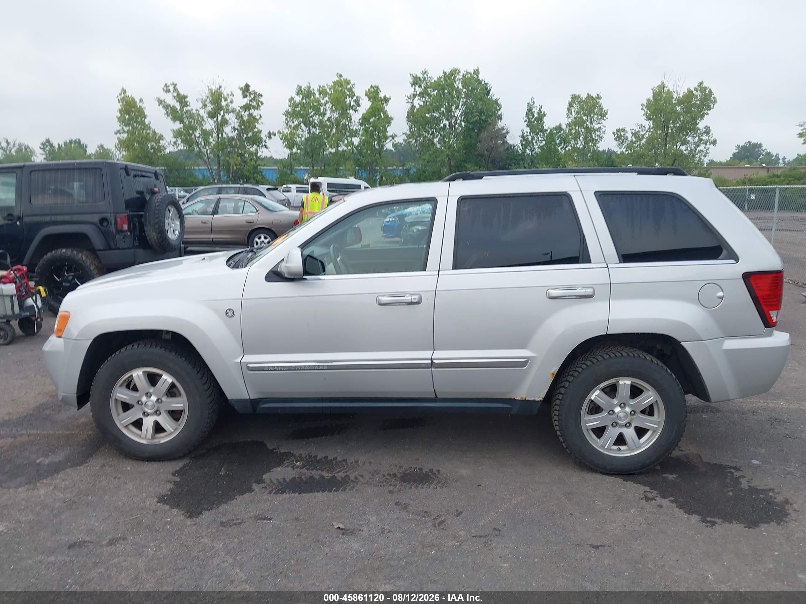 2008 Jeep Grand Cherokee Limited Silver vin: 1J8HR58N08C151672