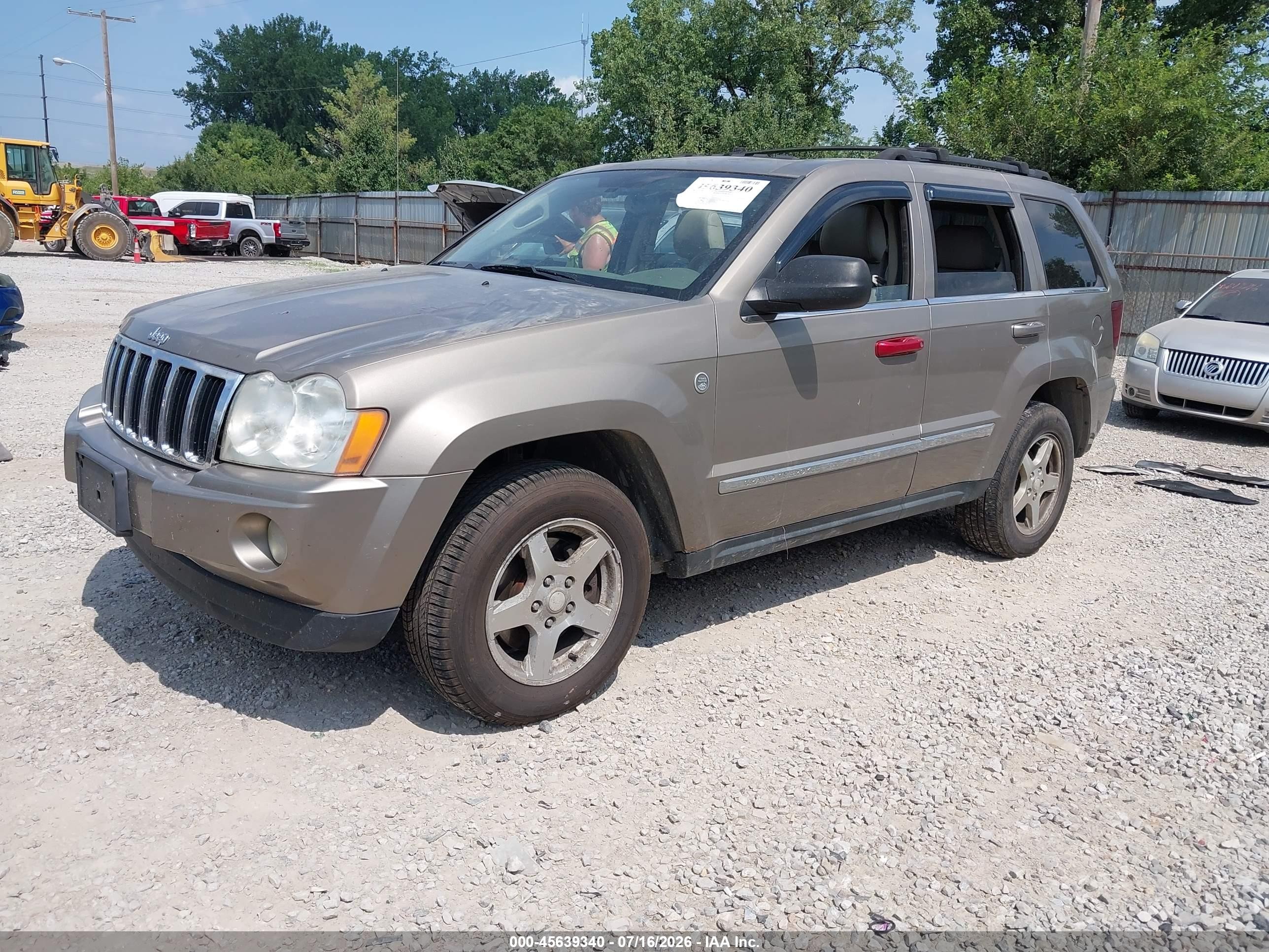 2005 Jeep Grand Cherokee Limited Gold vin: 1J8HR58N55C567583