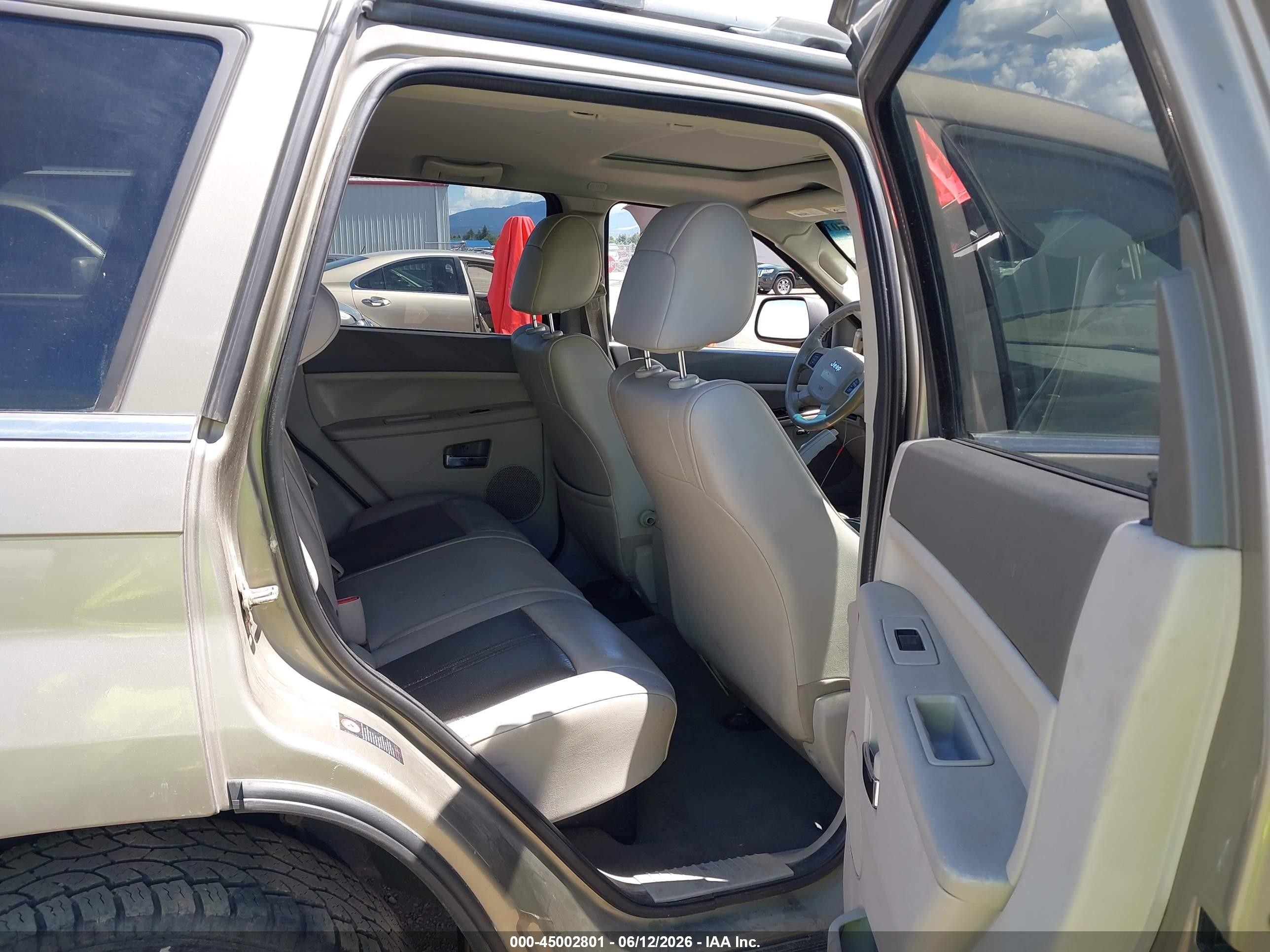 2005 Jeep Grand Cherokee Limited Gold vin: 1J8HR58NX5C557048