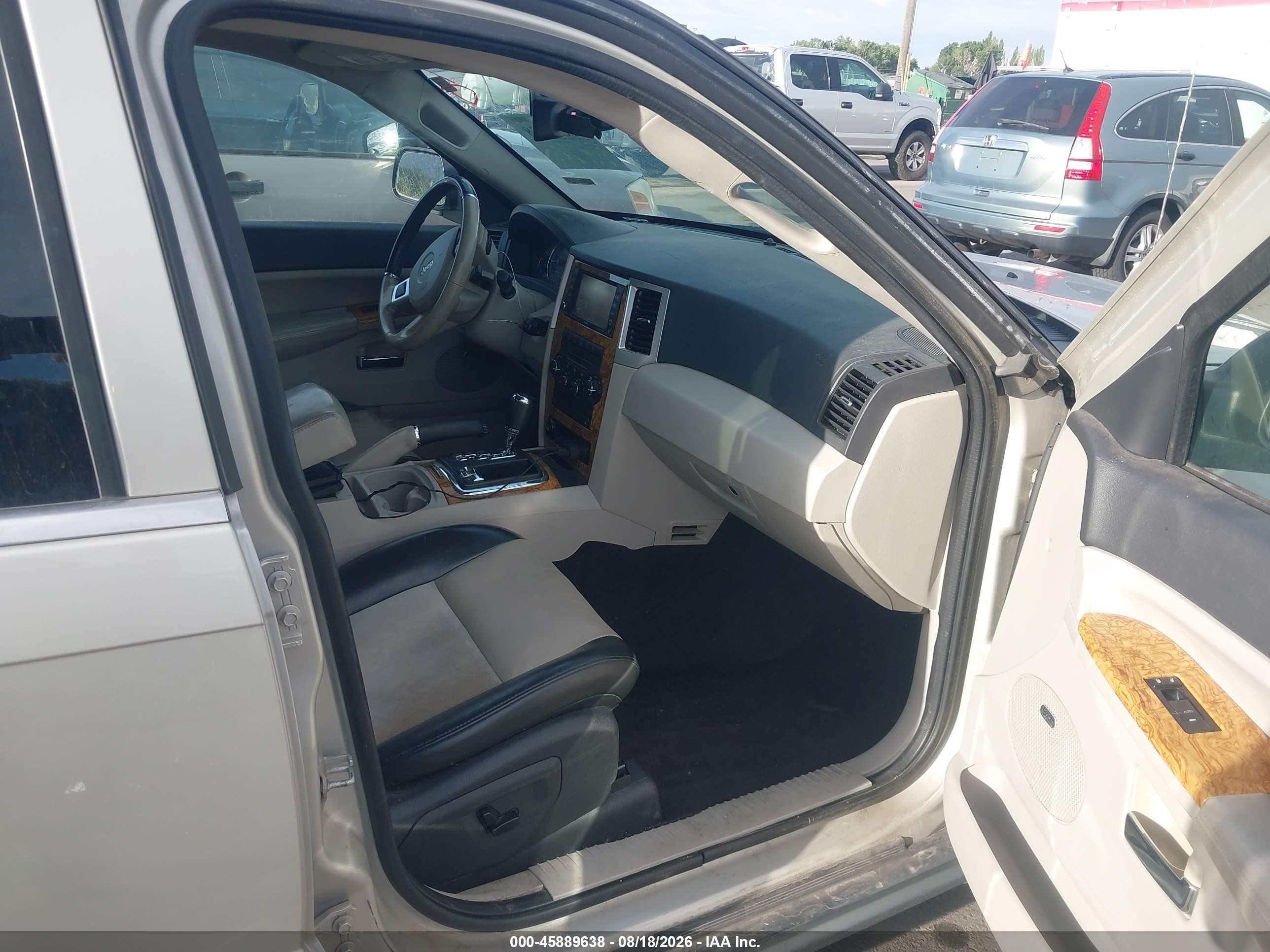 2009 Jeep Grand Cherokee Limited Silver vin: 1J8HR58T19C544936