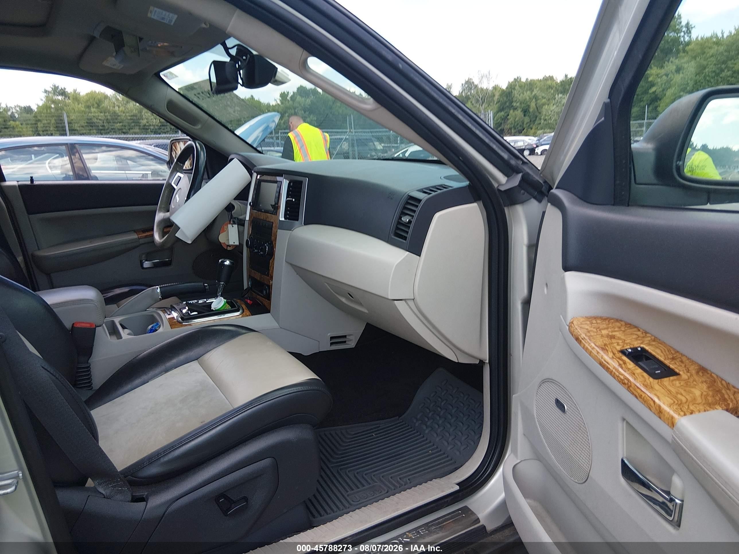 2009 Jeep Grand Cherokee Limited Серебряный vin: 1J8HR58T49C535499