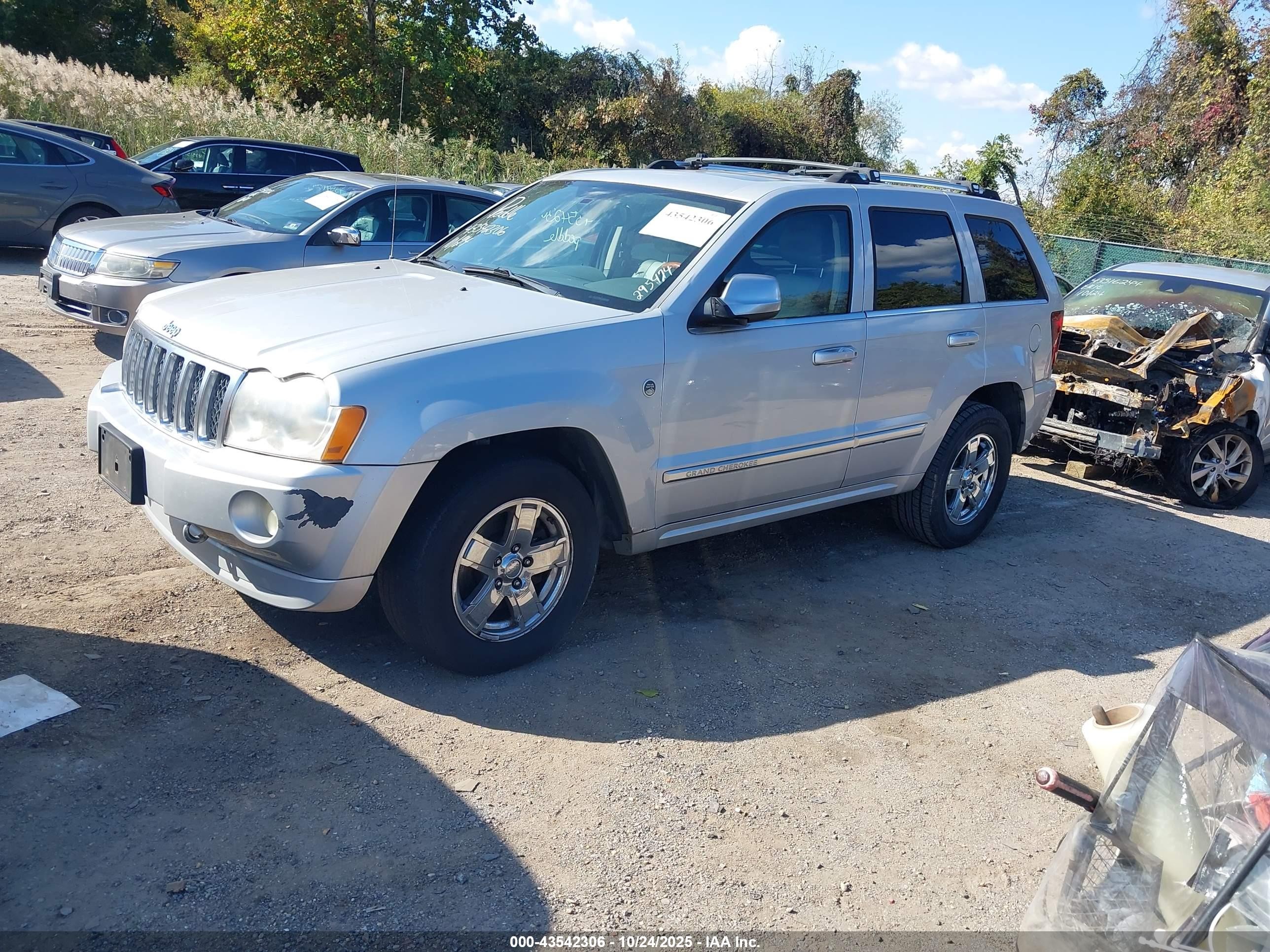 2006 Jeep Grand Cherokee Overland Silver vin: 1J8HR68226C295474