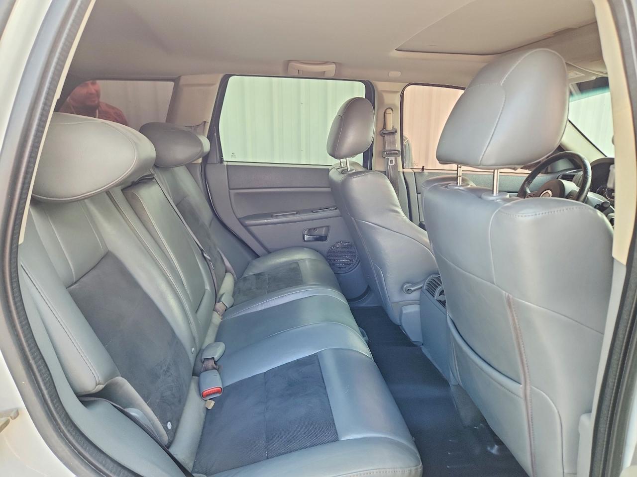 2007 Jeep Grand Cherokee Srt-8 Белый vin: 1J8HR78387C519489