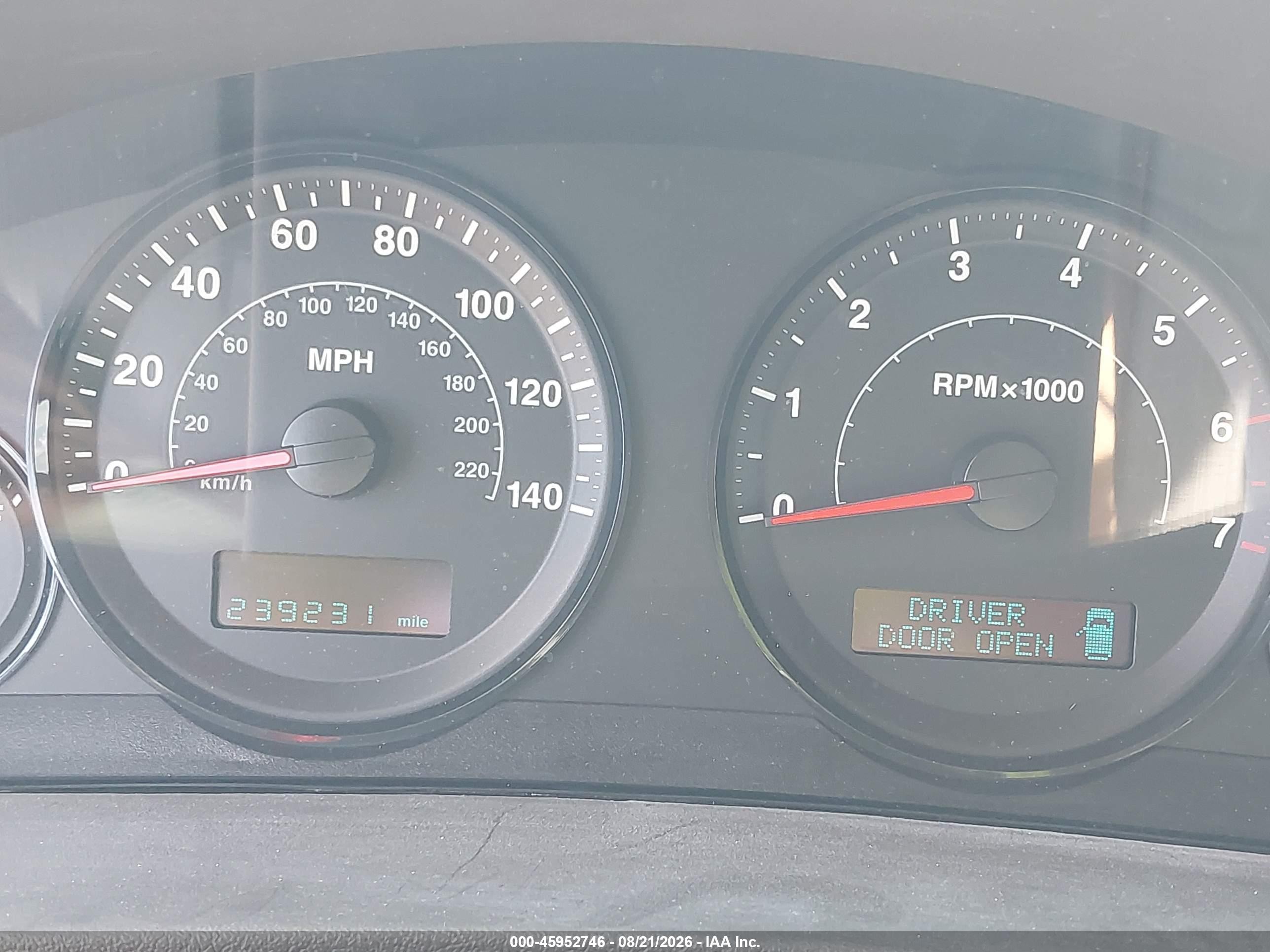 2005 Jeep Grand Cherokee Laredo Gold vin: 1J8HS48N15C724234
