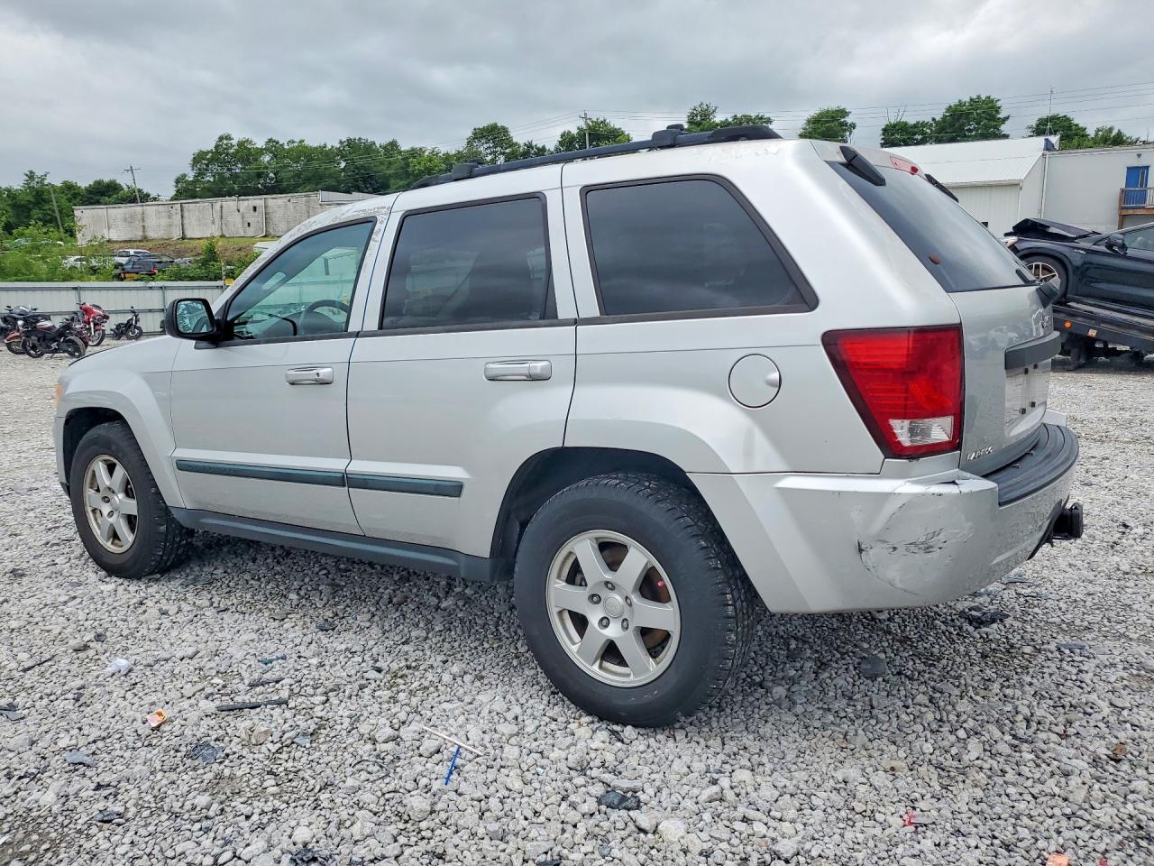 2008 Jeep Grand Cherokee Laredo Silver vin: 1J8HS48N28C236236