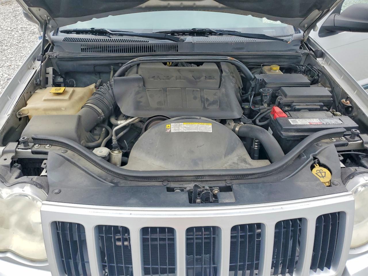 2008 Jeep Grand Cherokee Laredo Silver vin: 1J8HS48N28C236236