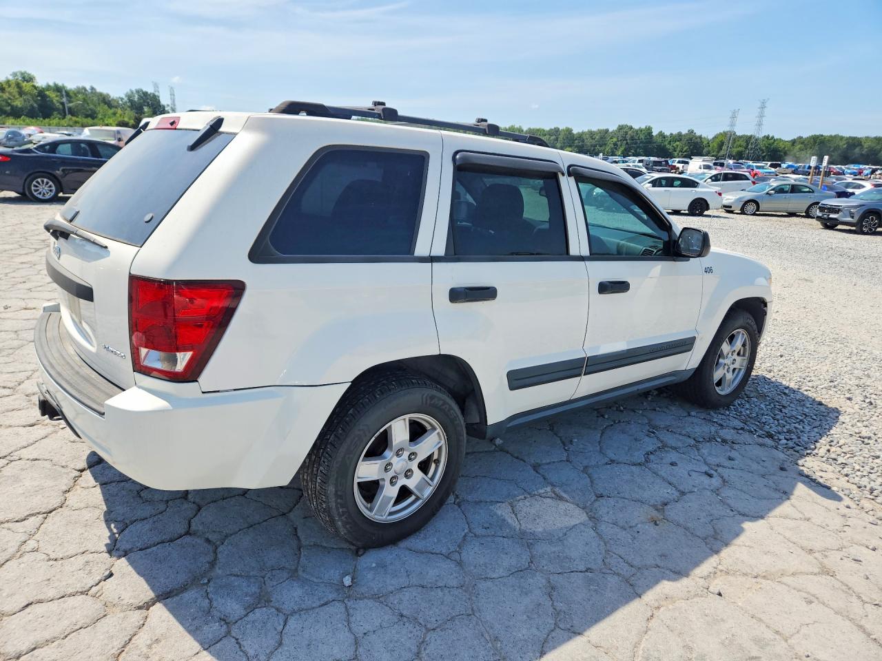 2005 Jeep Grand Cherokee Laredo White vin: 1J8HS48N65C550192