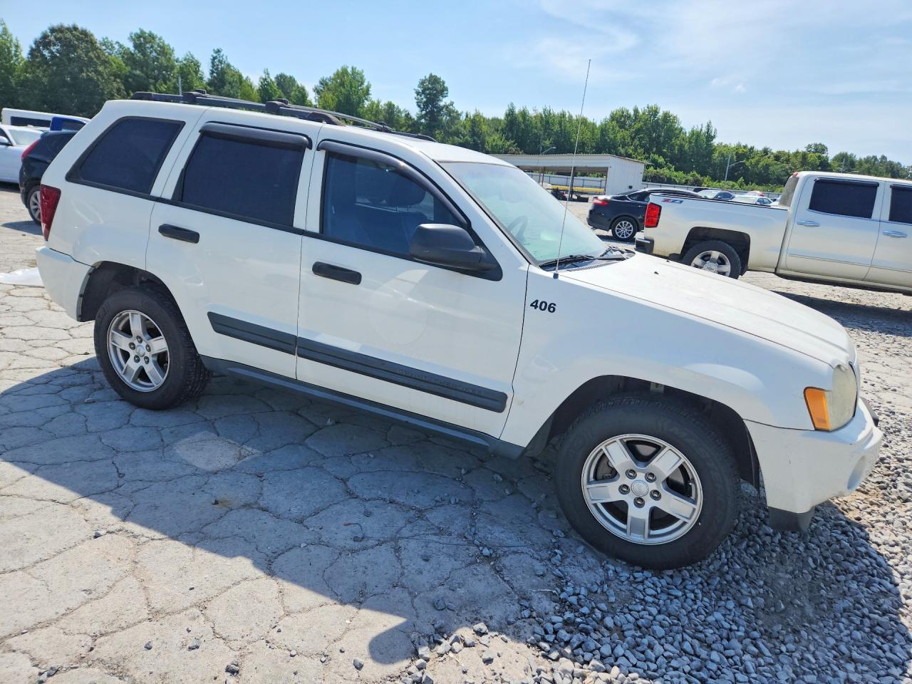 2005 Jeep Grand Cherokee Laredo White vin: 1J8HS48N65C550192