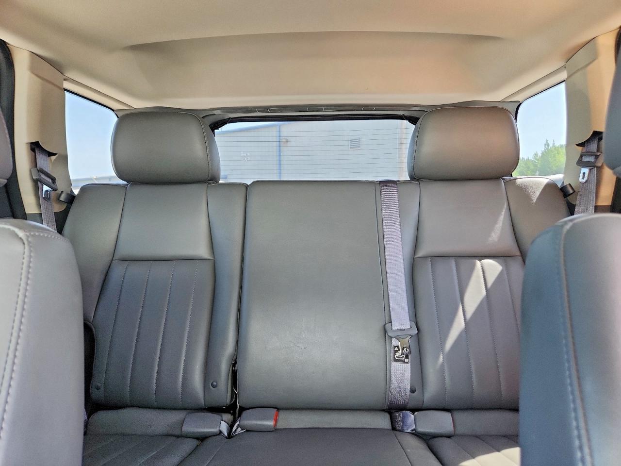 2005 Jeep Grand Cherokee Laredo White vin: 1J8HS48N65C550192