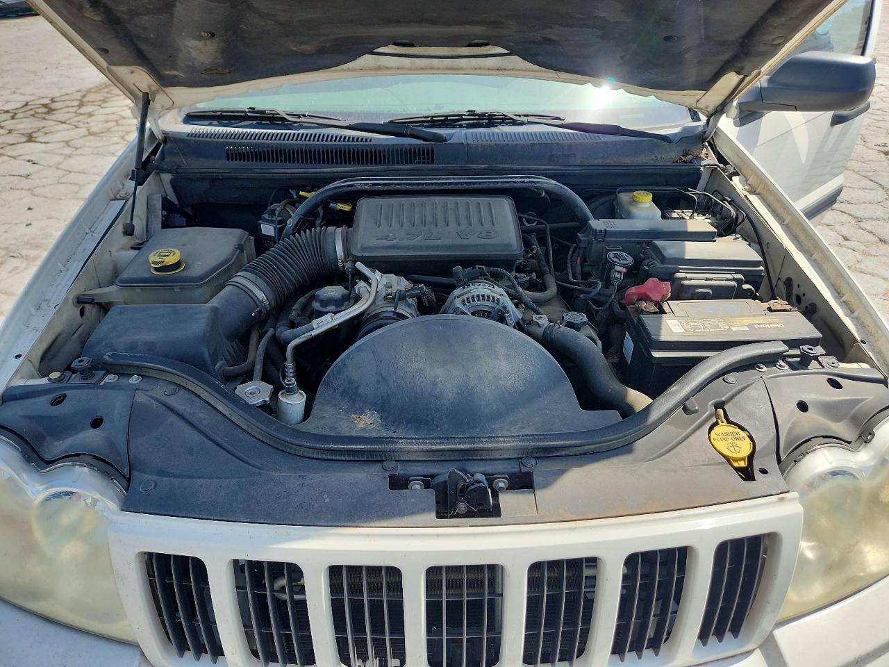 2005 Jeep Grand Cherokee Laredo White vin: 1J8HS48N65C550192