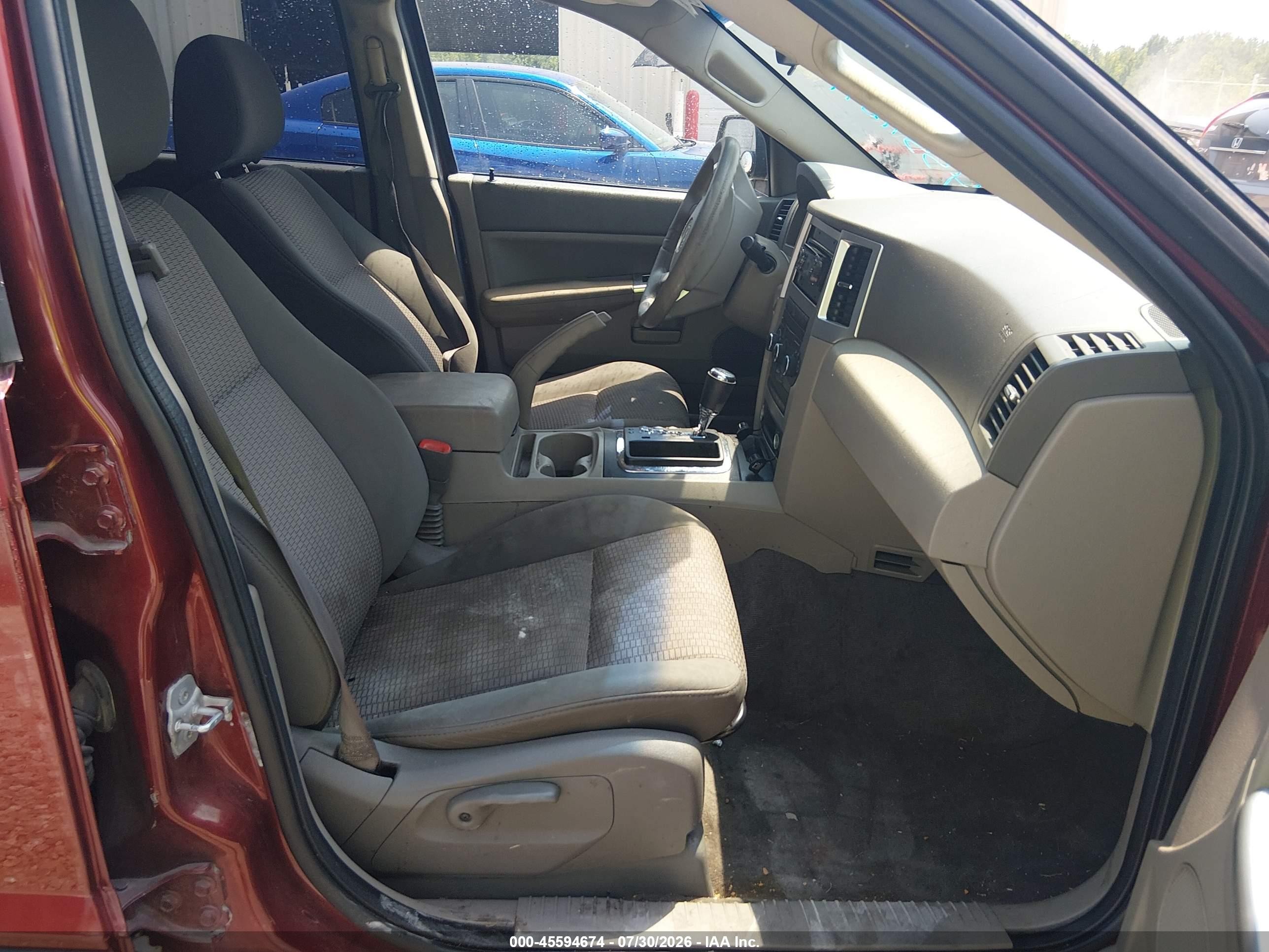 2008 Jeep Grand Cherokee Laredo Maroon vin: 1J8HS48N88C156679