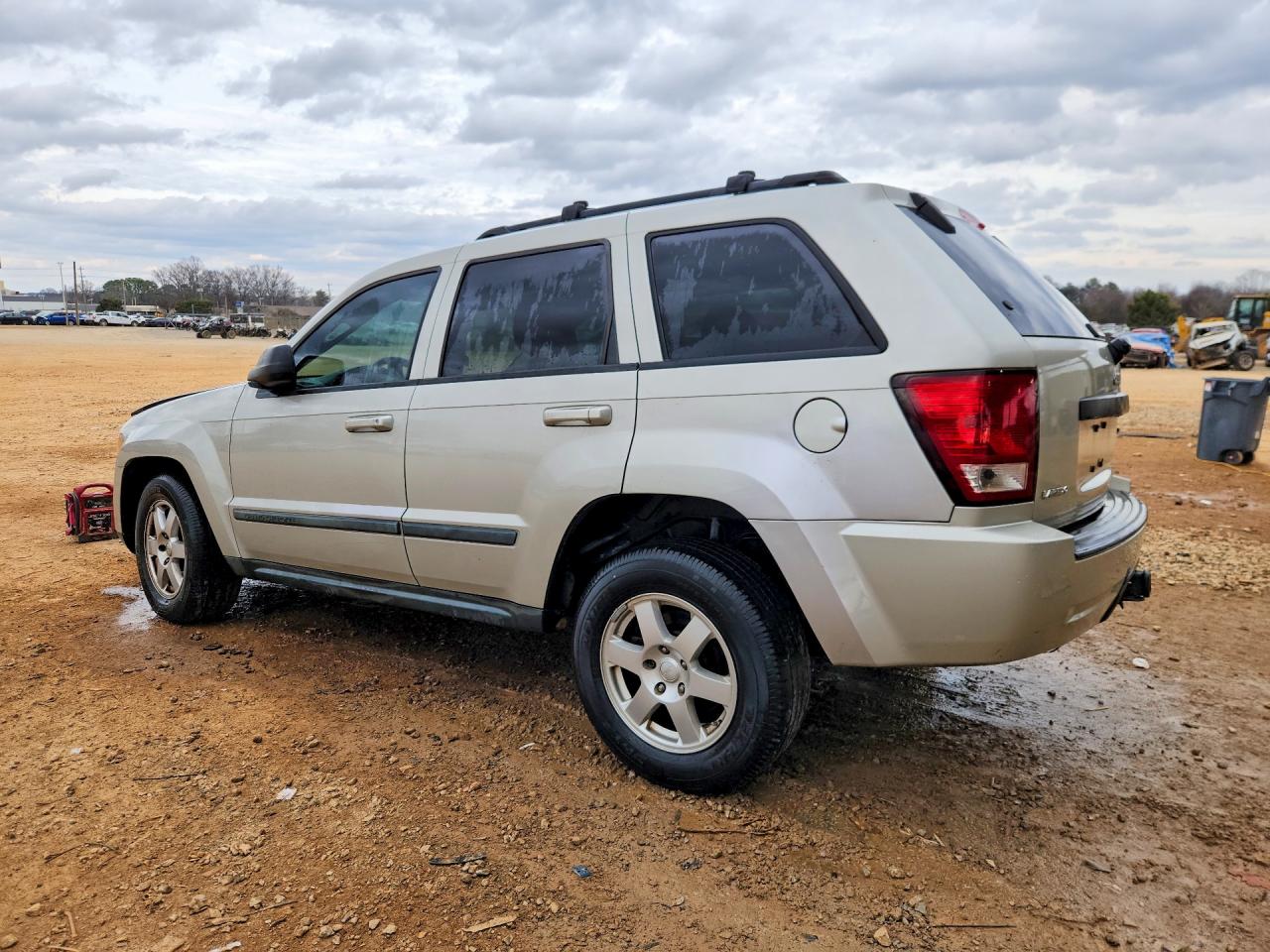 2009 Jeep Grand Cherokee Laredo Silver vin: 1J8HS48P89C557989