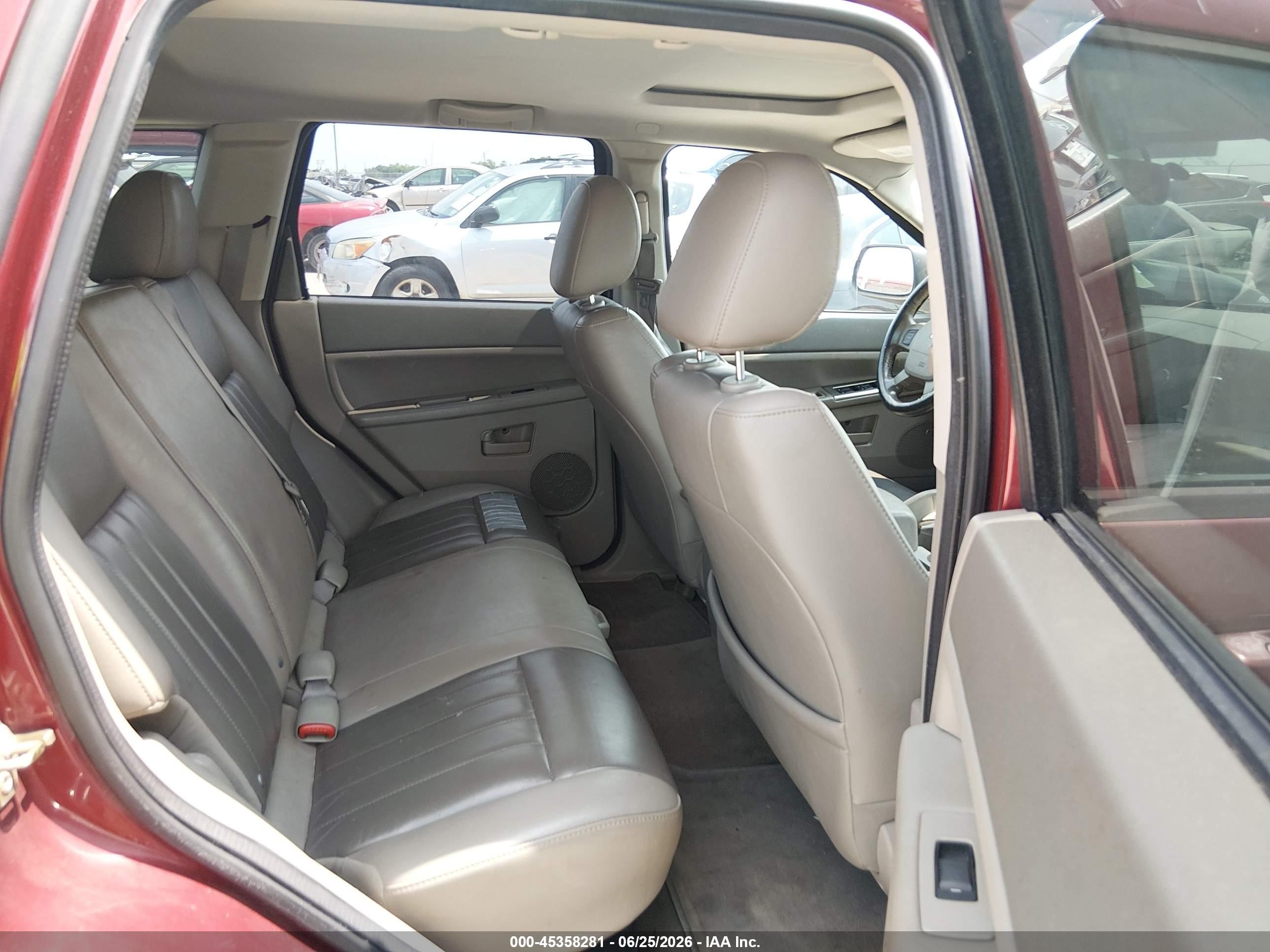 2007 Jeep Grand Cherokee Laredo Maroon vin: 1J8HS48PX7C554069