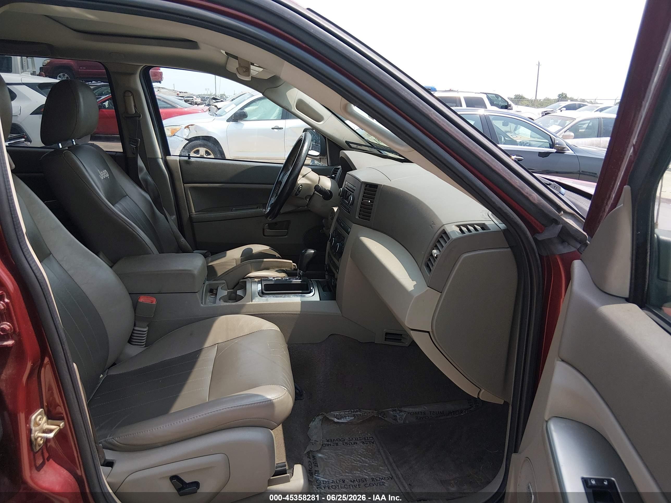 2007 Jeep Grand Cherokee Laredo Maroon vin: 1J8HS48PX7C554069