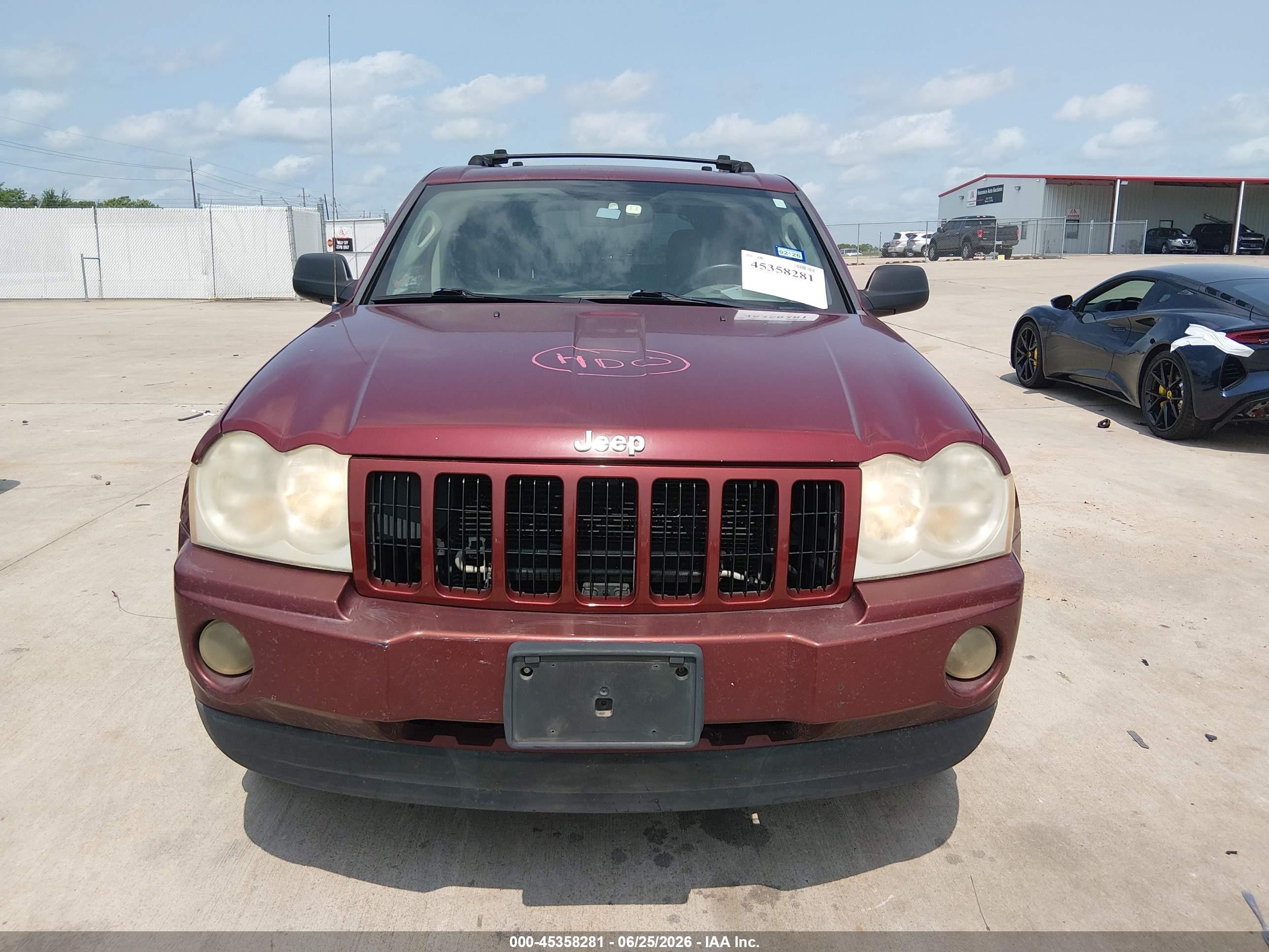 2007 Jeep Grand Cherokee Laredo Maroon vin: 1J8HS48PX7C554069