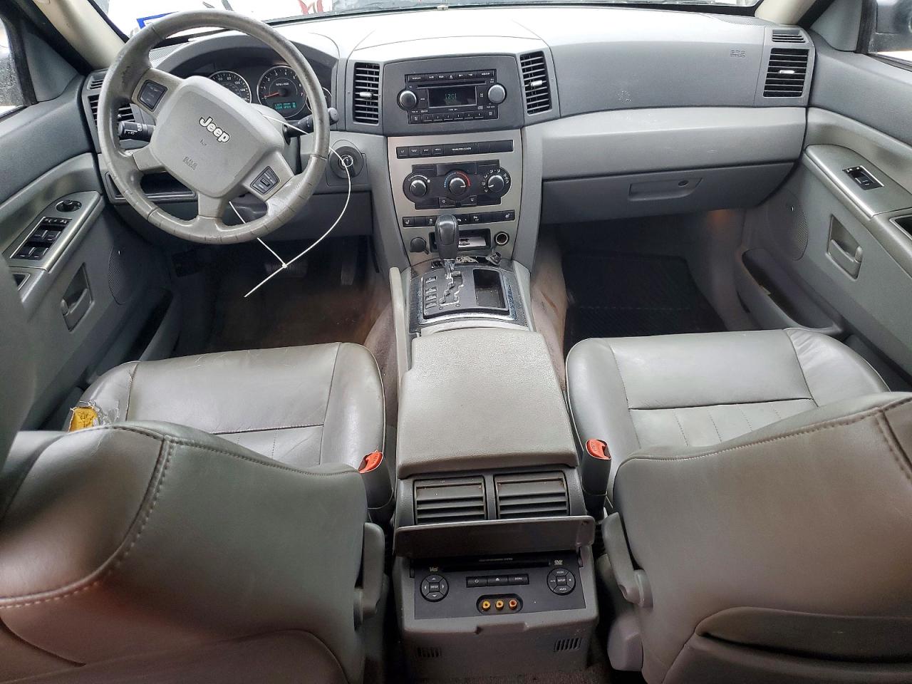 2007 Jeep Grand Cherokee Laredo Silver vin: 1J8HS48PX7C595480