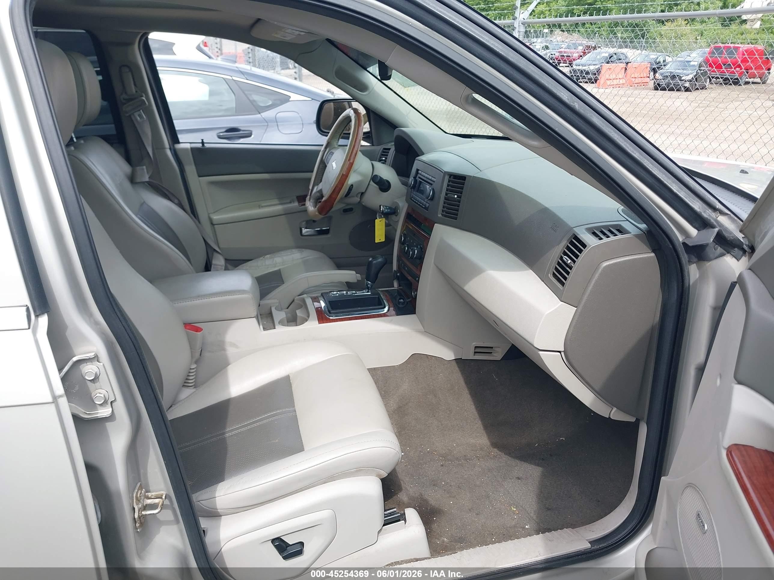 2007 Jeep Grand Cherokee Limited Gold vin: 1J8HS58N87C501326