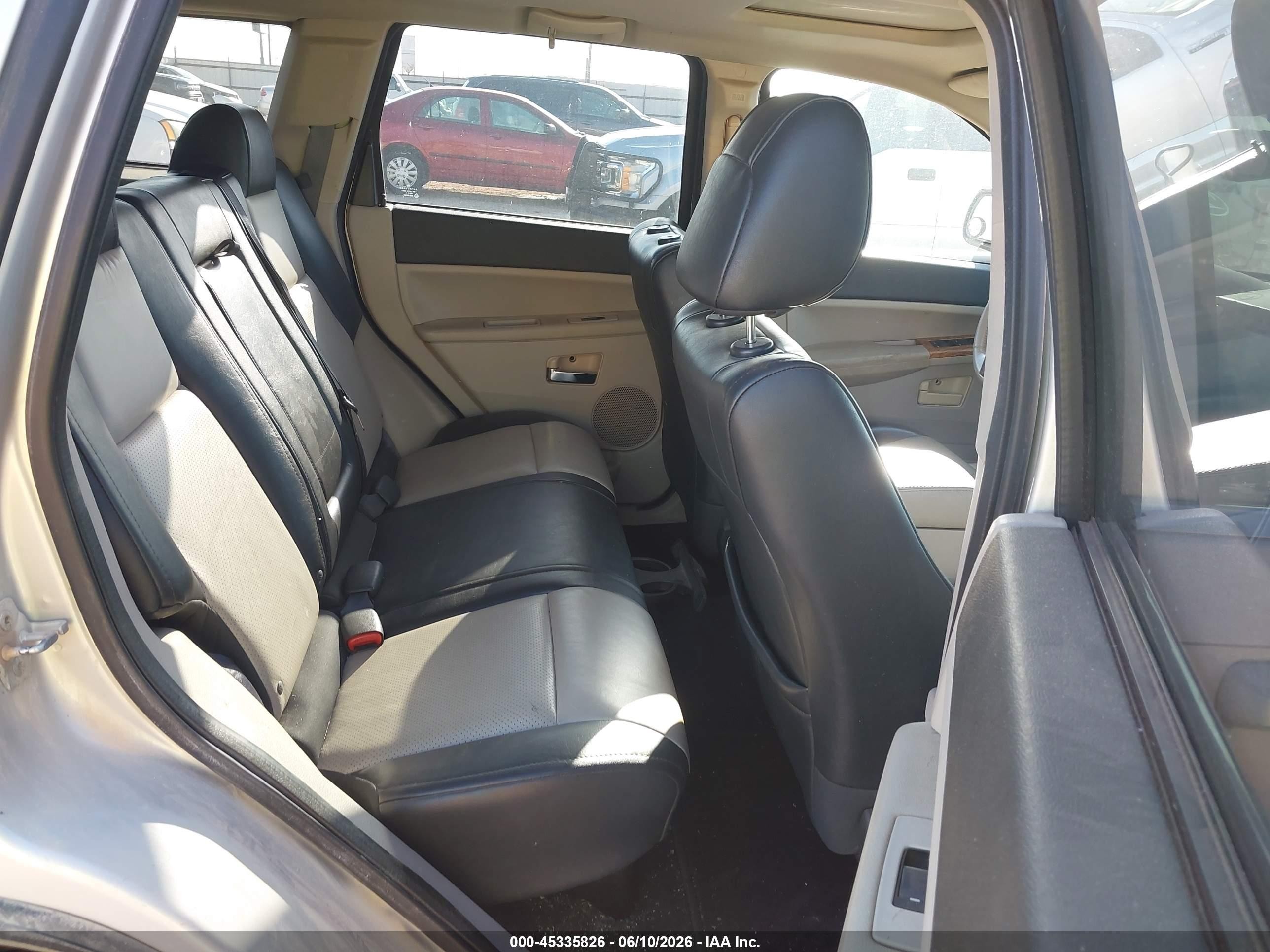 2008 Jeep Grand Cherokee Limited Silver vin: 1J8HS58N98C133384