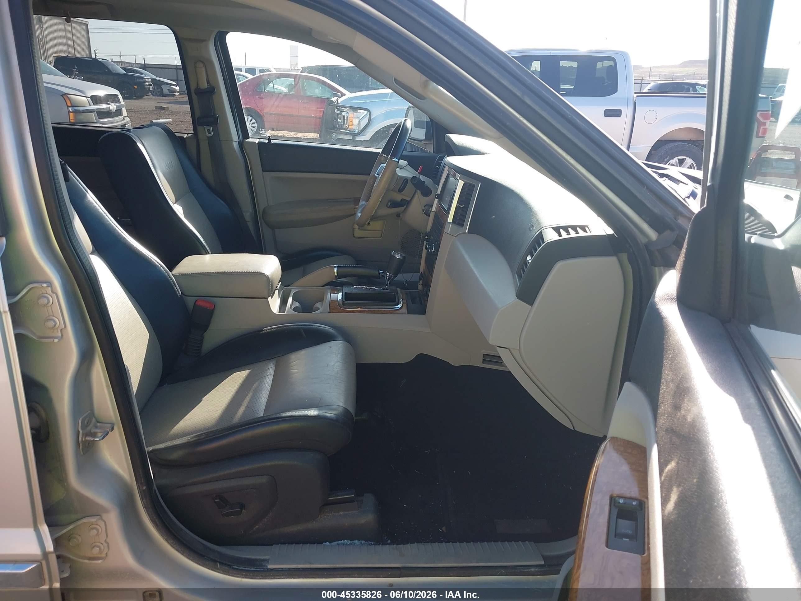 2008 Jeep Grand Cherokee Limited Silver vin: 1J8HS58N98C133384