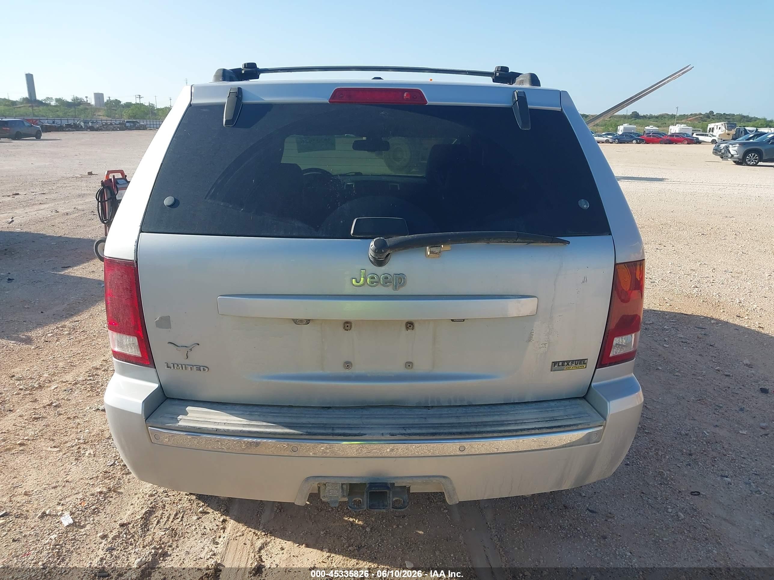 2008 Jeep Grand Cherokee Limited Silver vin: 1J8HS58N98C133384