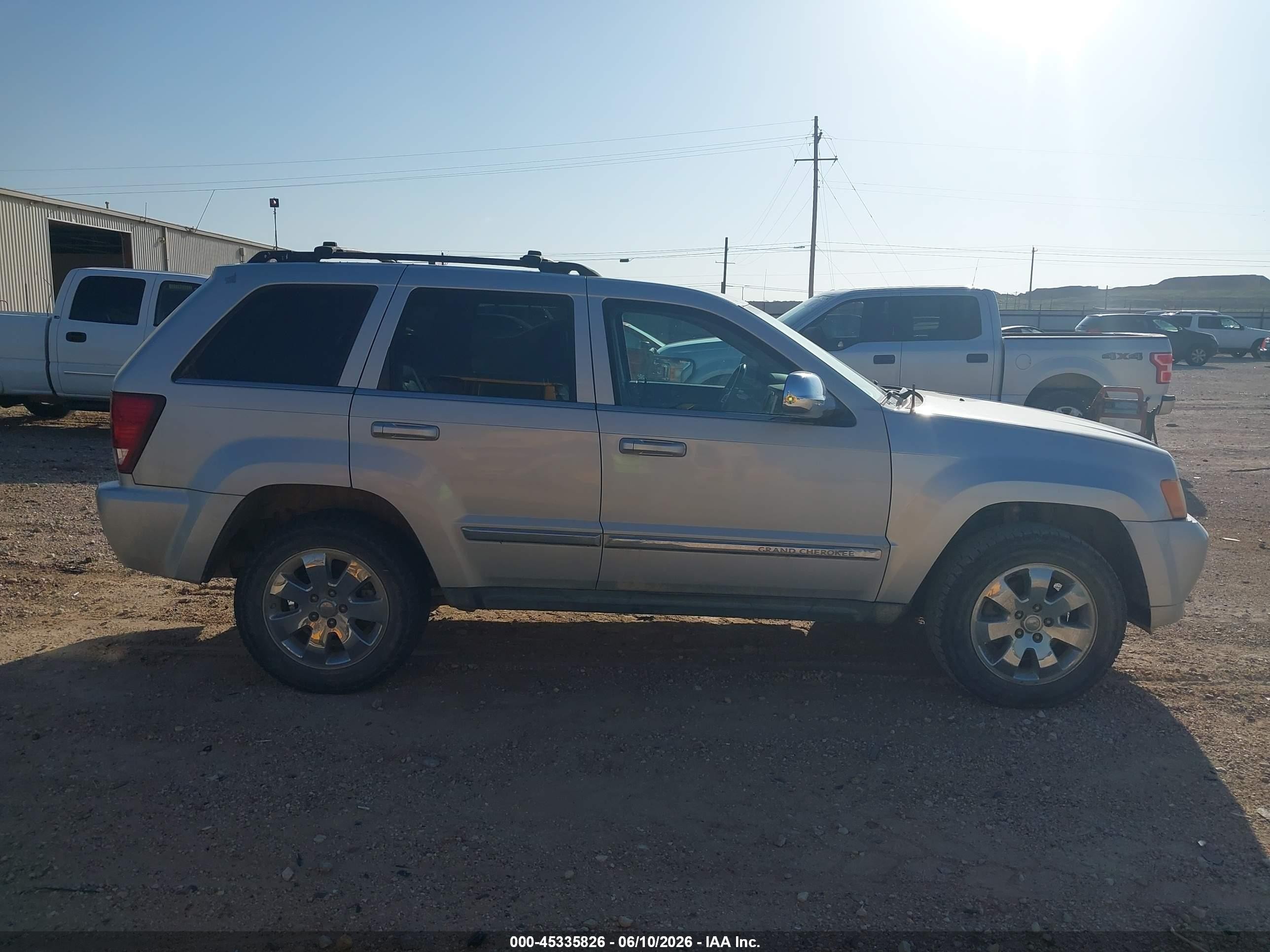 2008 Jeep Grand Cherokee Limited Silver vin: 1J8HS58N98C133384
