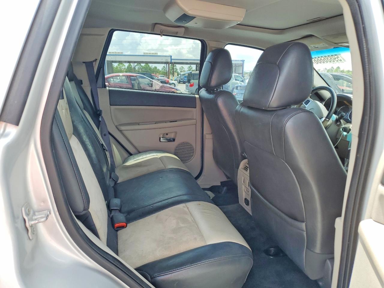 2009 Jeep Grand Cherokee Limited Silver vin: 1J8HS58T99C528195