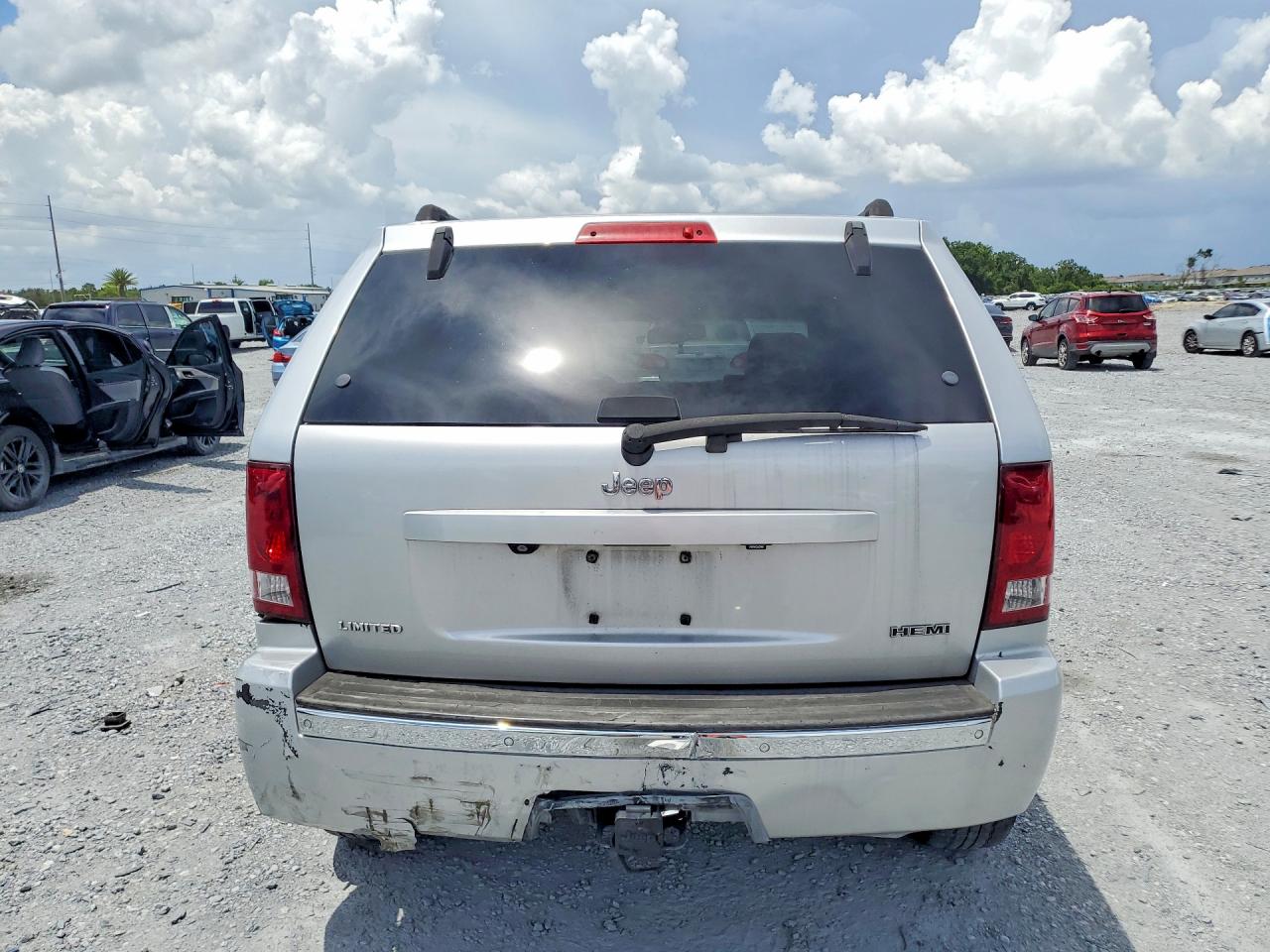 2009 Jeep Grand Cherokee Limited Silver vin: 1J8HS58T99C528195