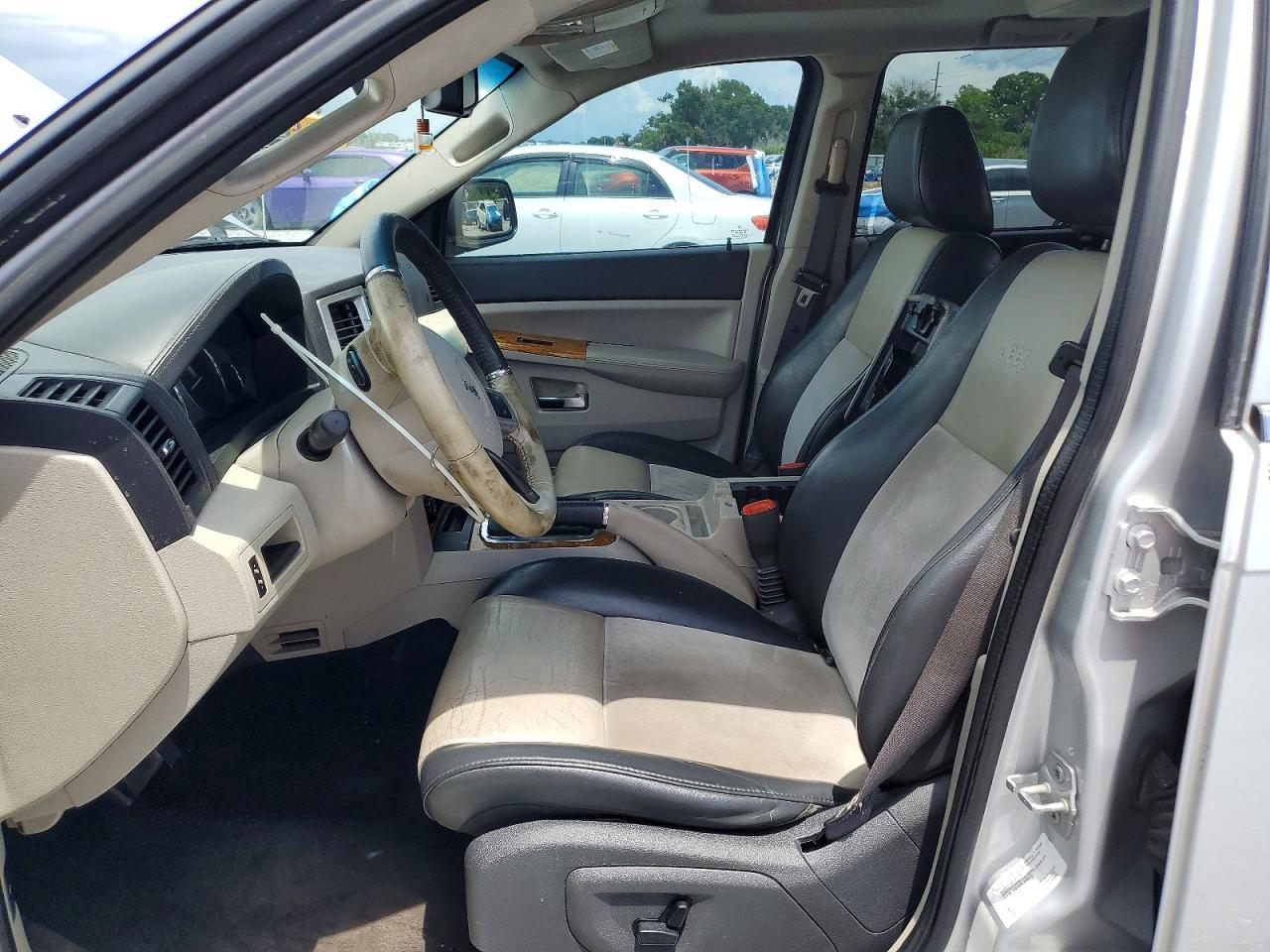 2009 Jeep Grand Cherokee Limited Silver vin: 1J8HS58T99C528195
