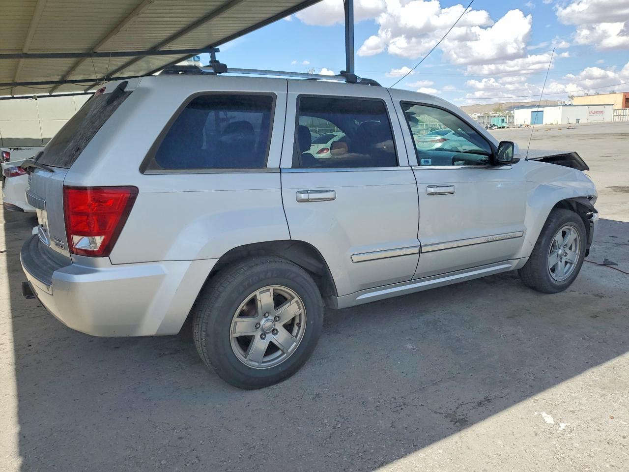 2006 Jeep Grand Cherokee Overland Silver vin: 1J8HS68276C218779