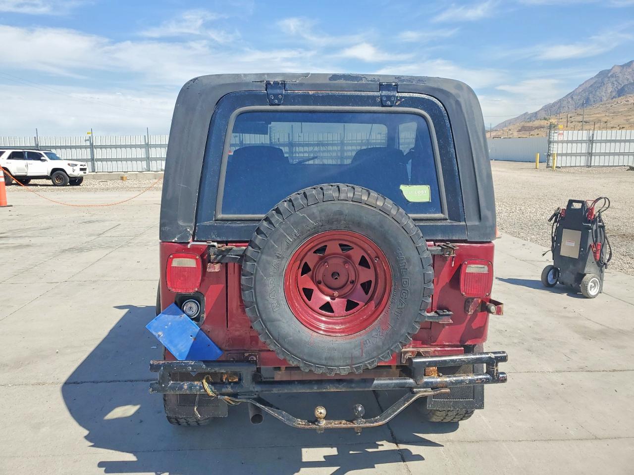 1984 Jeep Jeep Cj7 Two Tone vin: 1JCCM87E1ET066210
