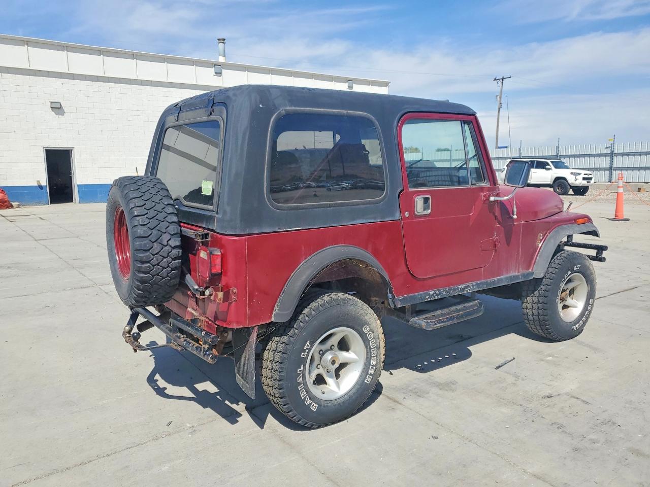 1984 Jeep Jeep Cj7 Two Tone vin: 1JCCM87E1ET066210