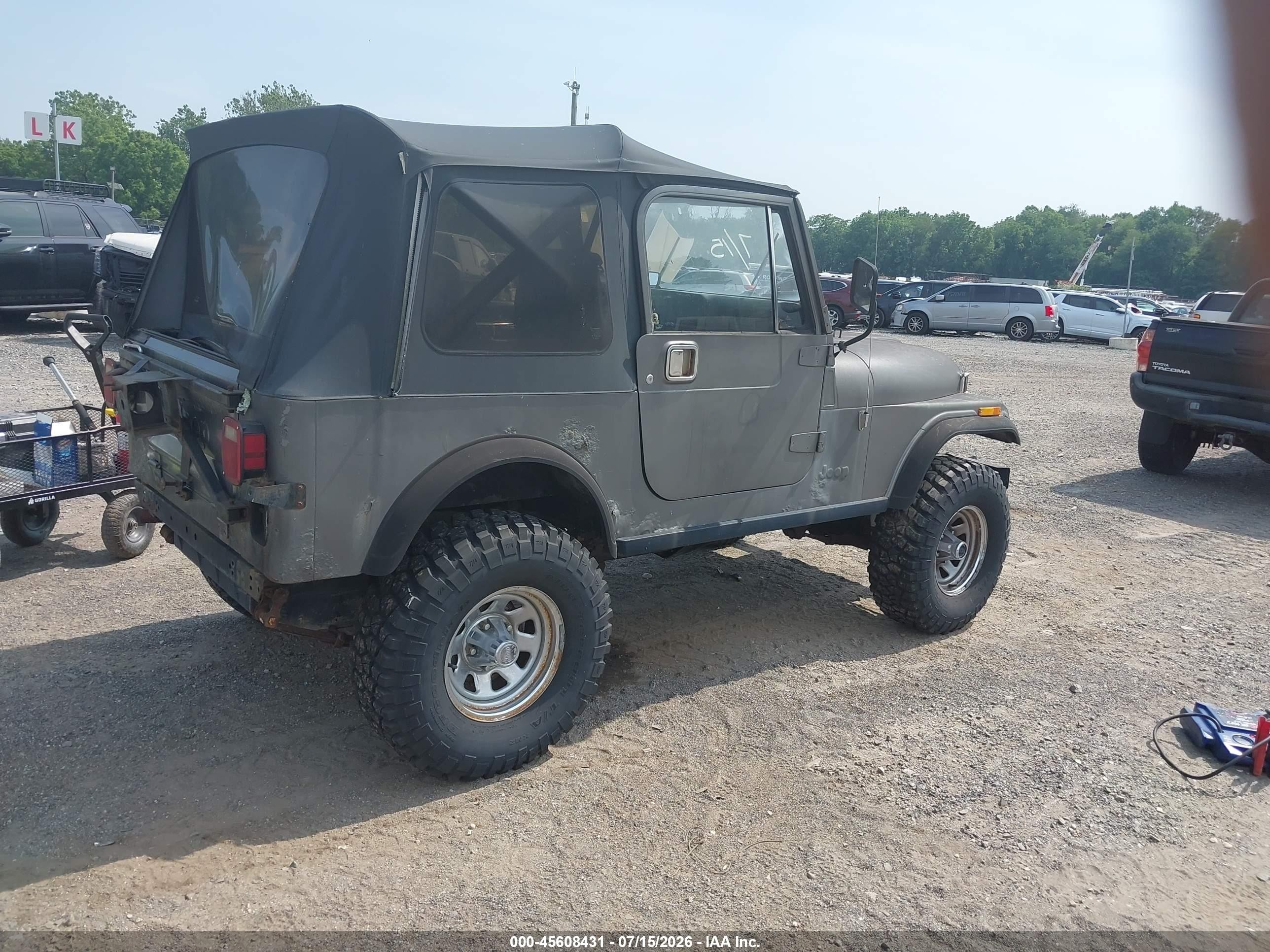 1986 Jeep Jeep Cj7 Gray vin: 1JCCM87E2GT065795