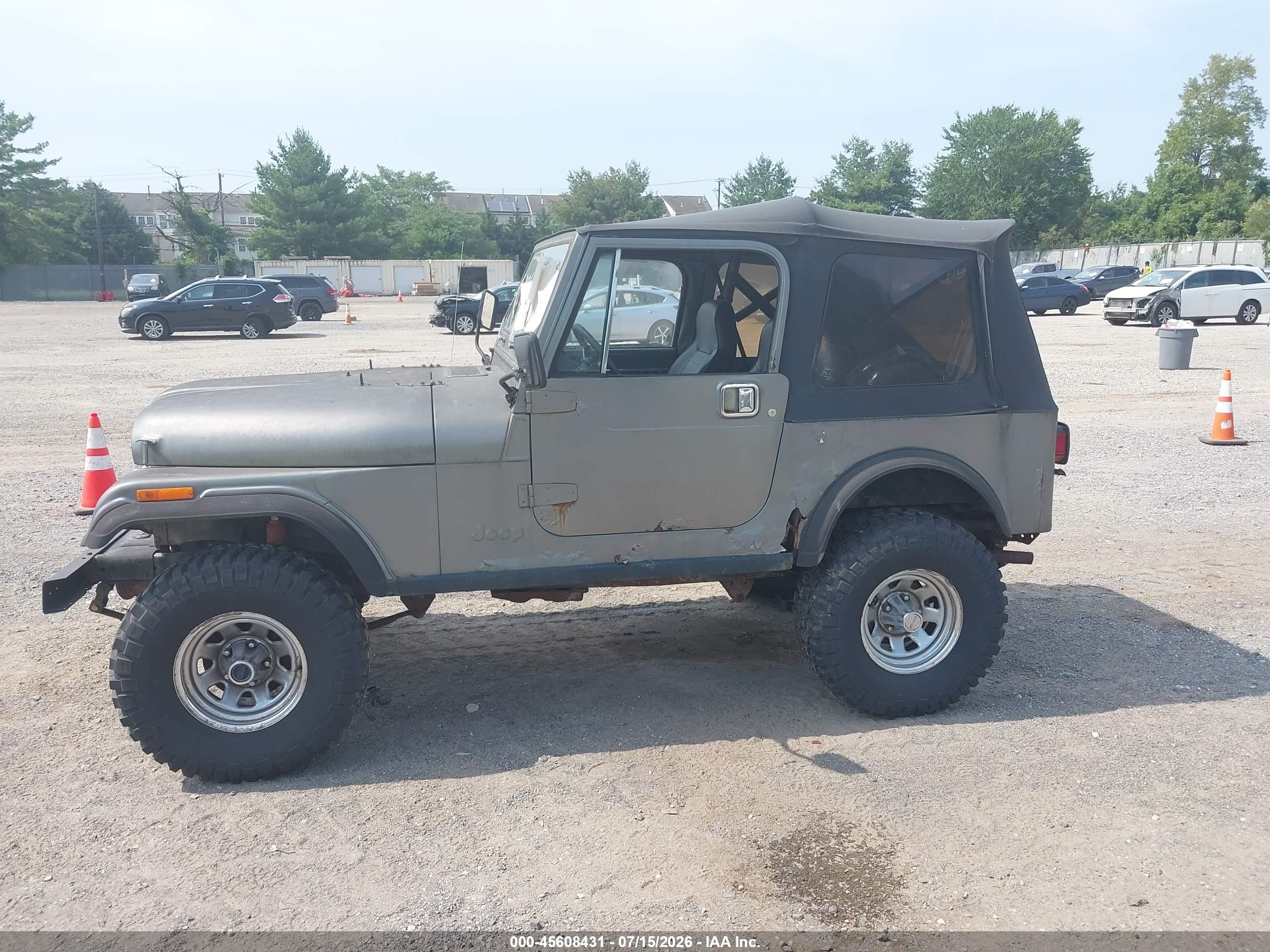 1986 Jeep Jeep Cj7 Gray vin: 1JCCM87E2GT065795