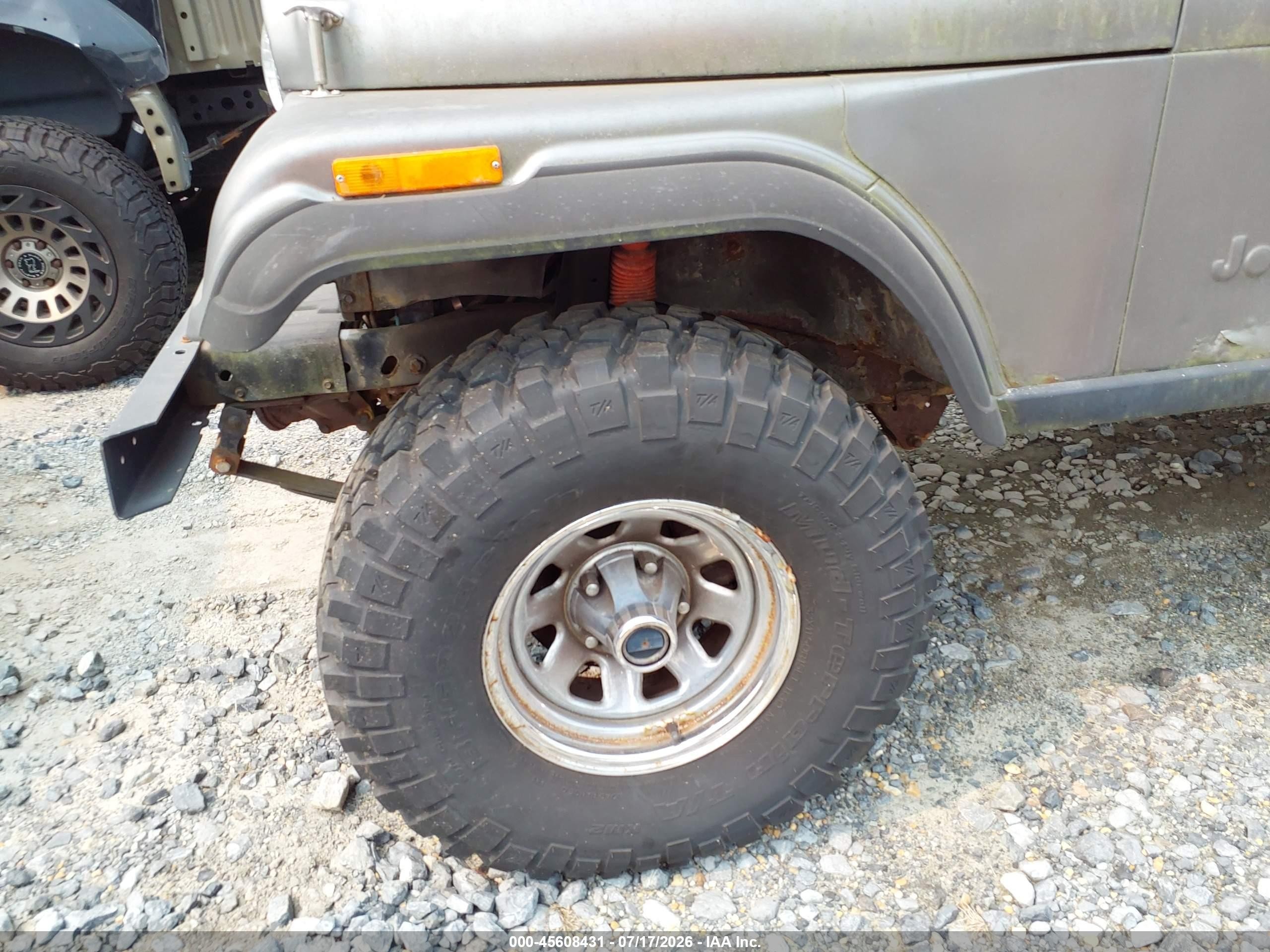 1986 Jeep Jeep Cj7 Gray vin: 1JCCM87E2GT065795