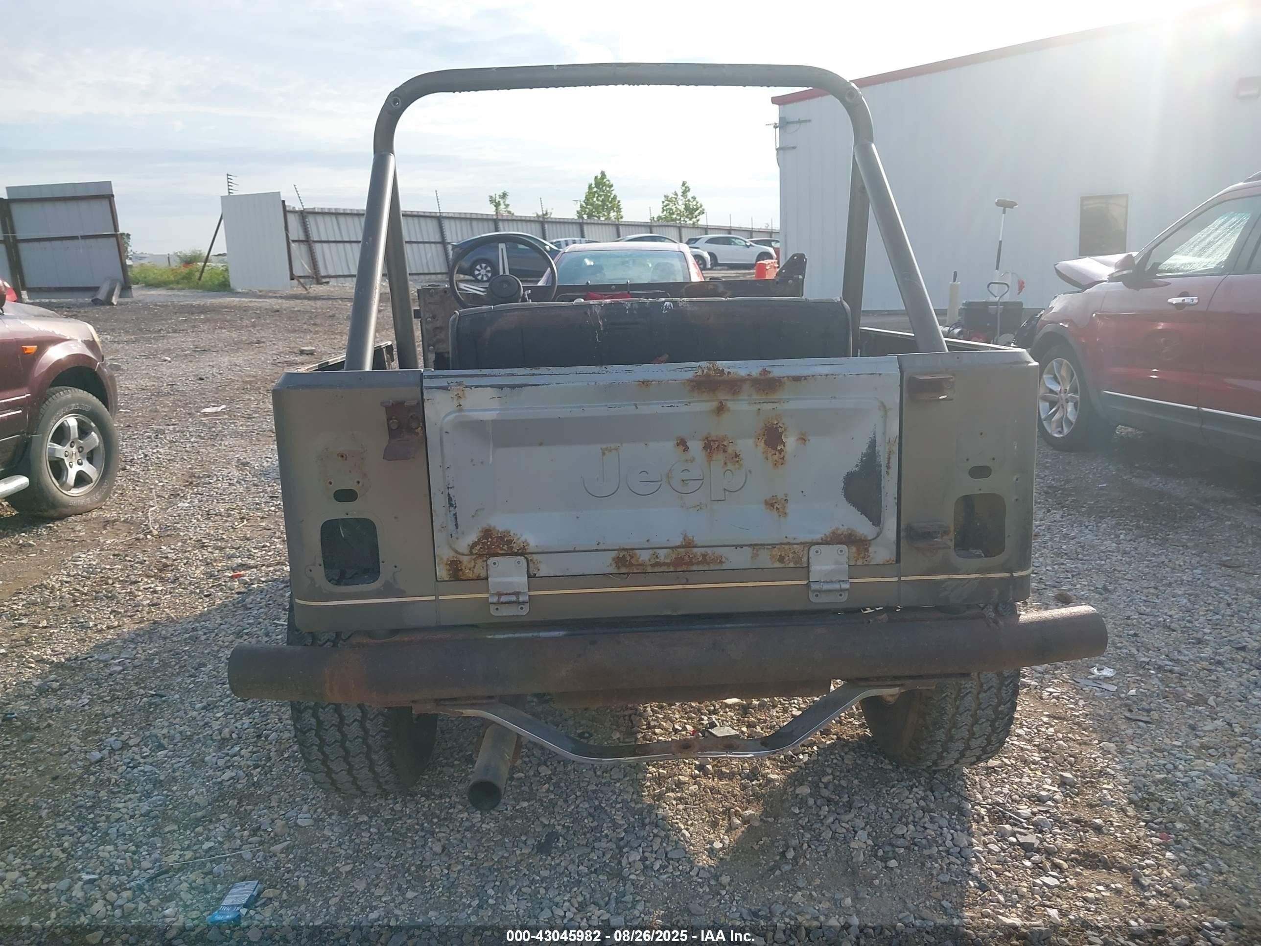 1983 Jeep Jeep Cj7 Gold vin: 1JCCM87E6DT054634