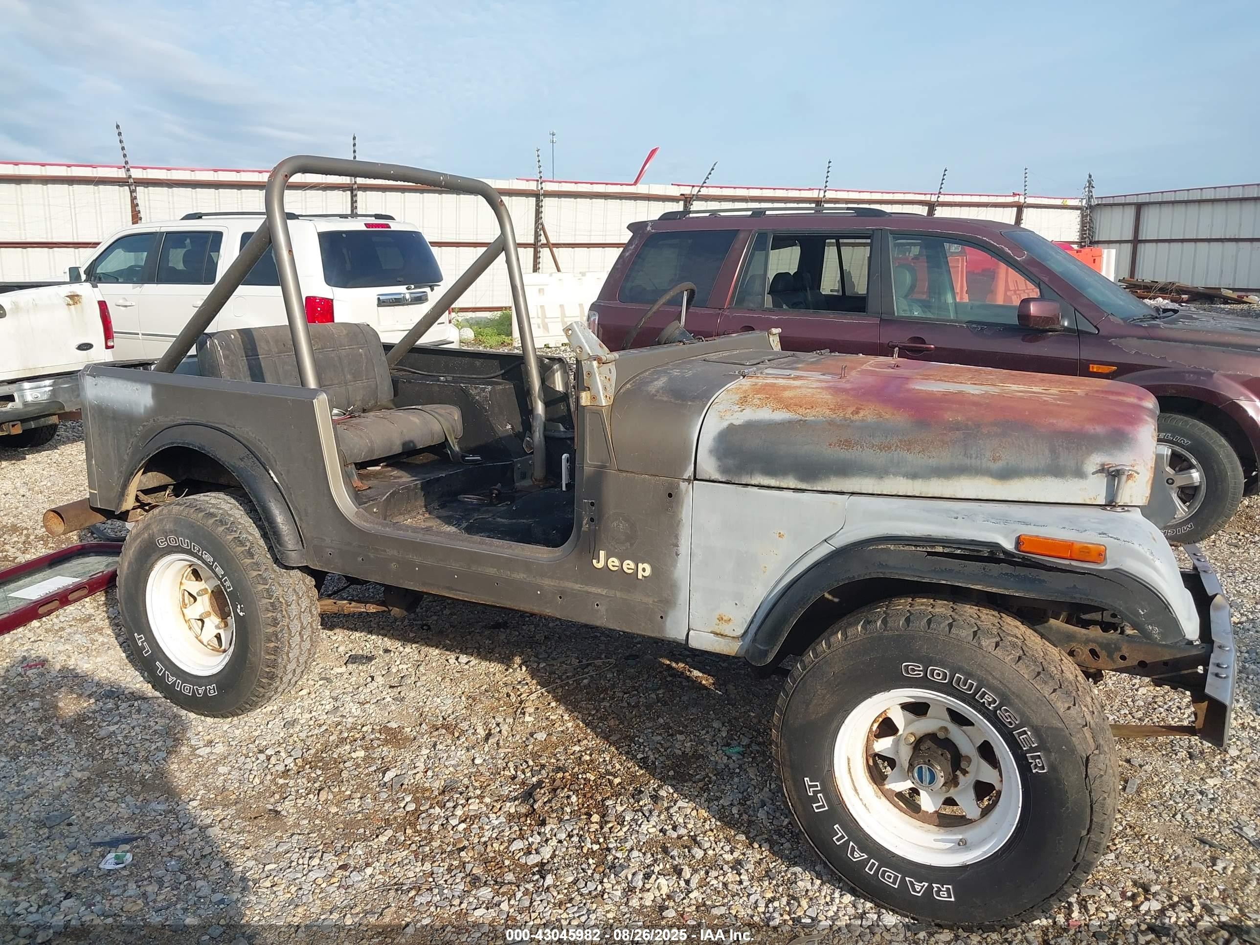 1983 Jeep Jeep Cj7 Gold vin: 1JCCM87E6DT054634