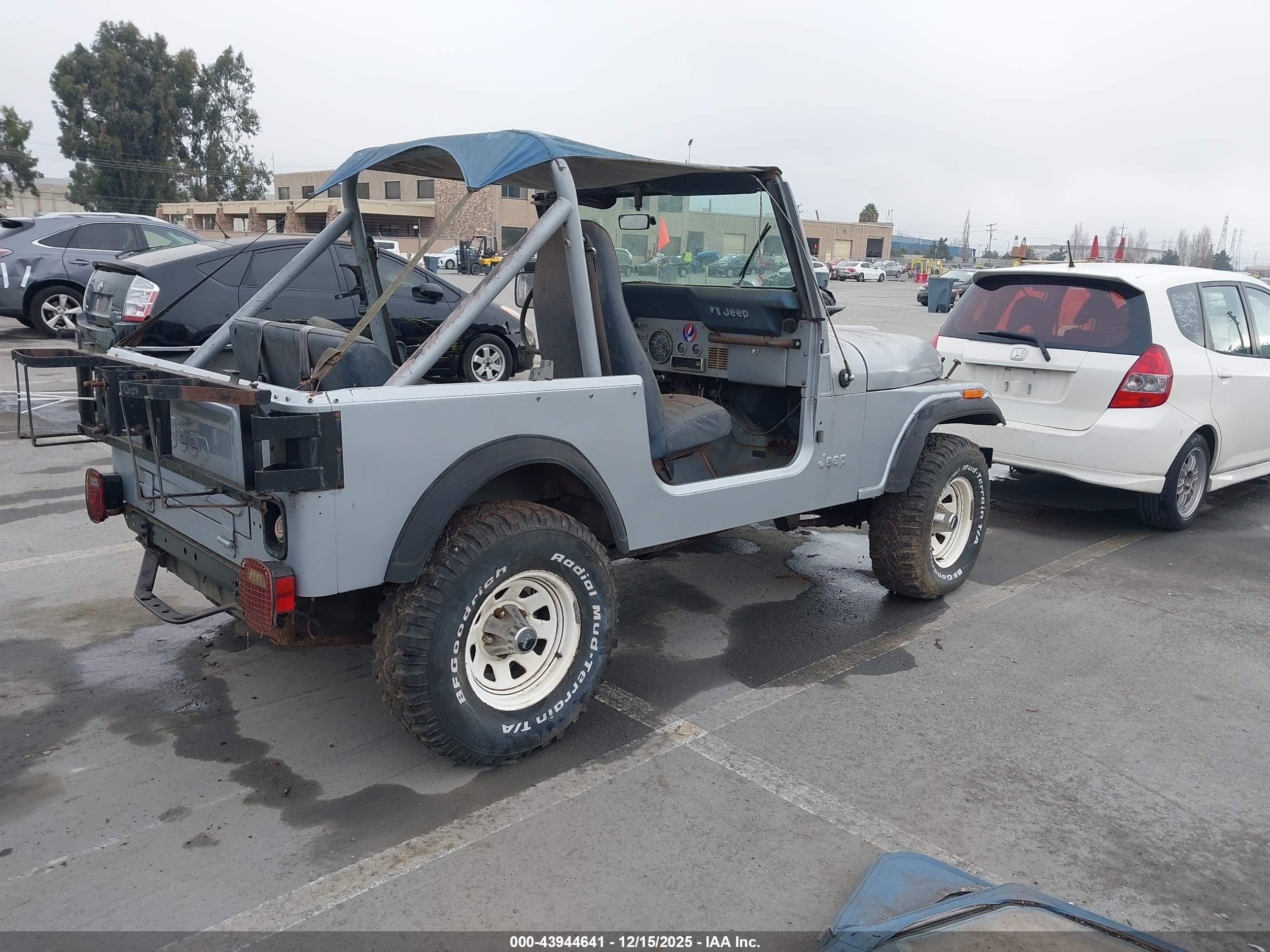 1982 Jeep Jeep Cj7 Gray vin: 1JCCN87E6CT063913