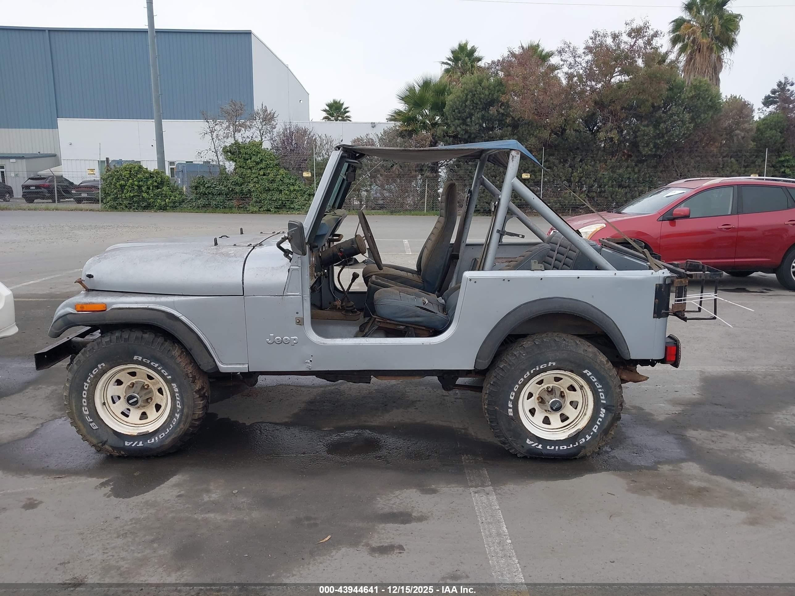 1982 Jeep Jeep Cj7 Gray vin: 1JCCN87E6CT063913