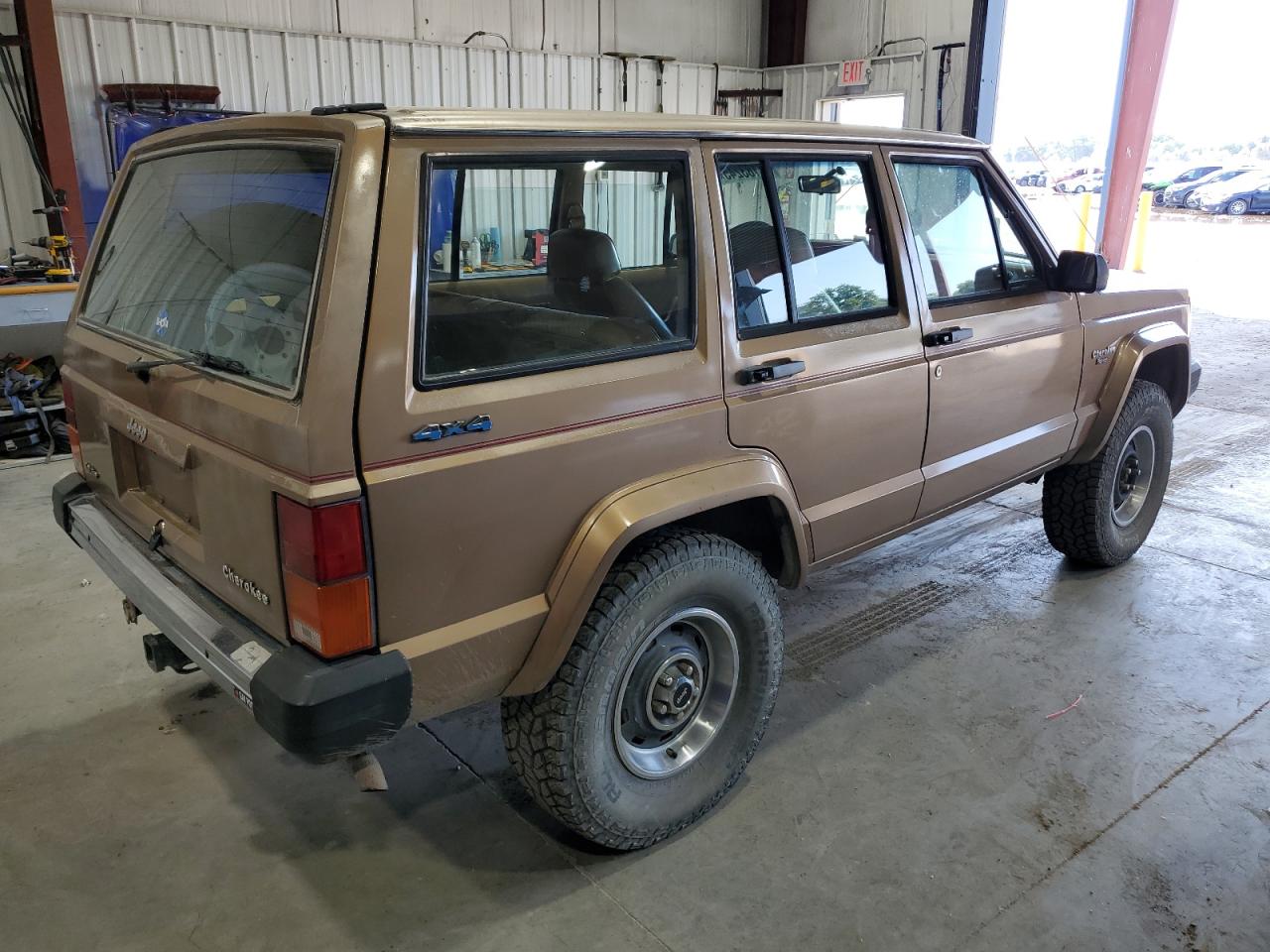 1988 Jeep Cherokee Pioneer Gold vin: 1JCML7821JT109315