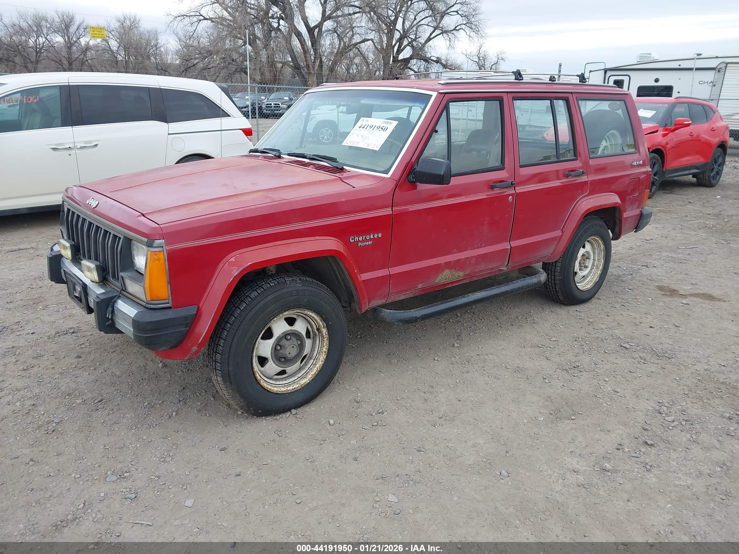 1988 Jeep Cherokee Pioneer Красный vin: 1JCML7827JT248171