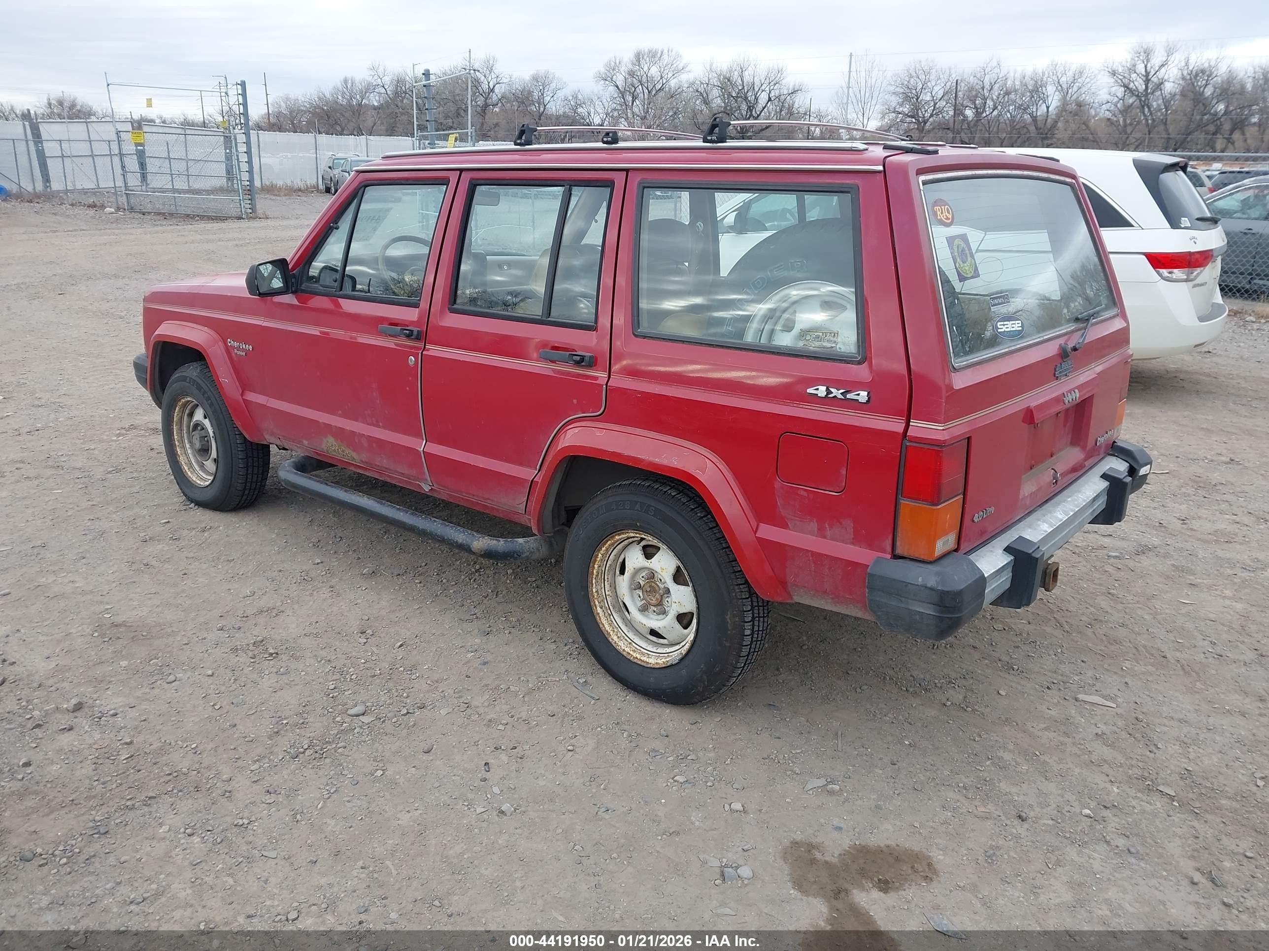 1988 Jeep Cherokee Pioneer Красный vin: 1JCML7827JT248171