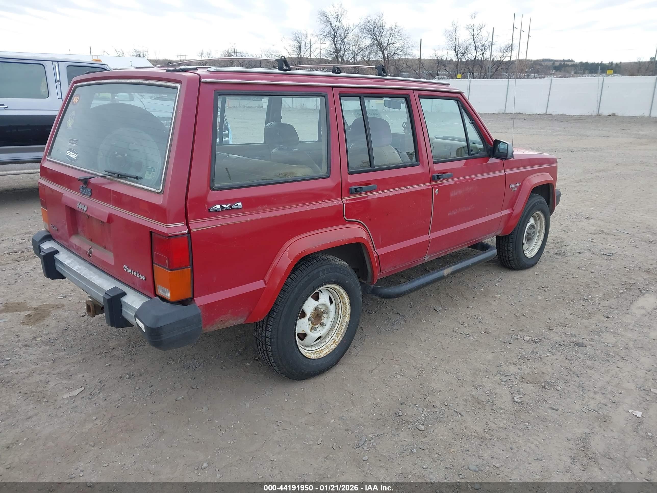 1988 Jeep Cherokee Pioneer Красный vin: 1JCML7827JT248171