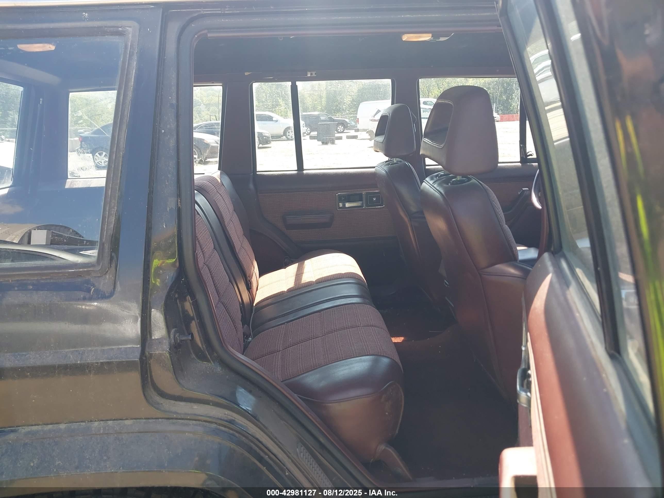 1988 Jeep Cherokee Laredo Черный vin: 1JCML784XJT022174