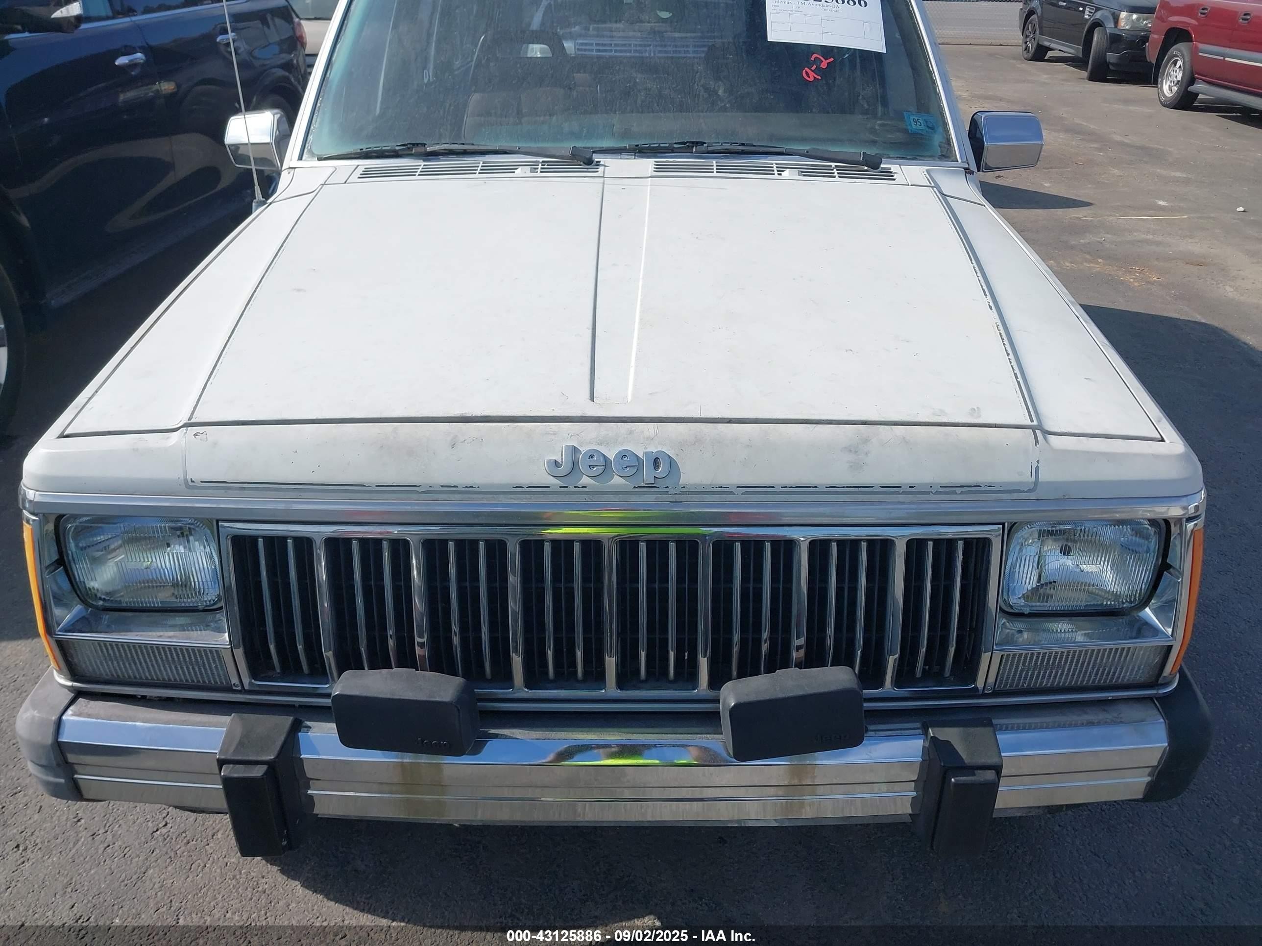 1988 Jeep Cherokee Laredo Белый vin: 1JCMR7841JT209060