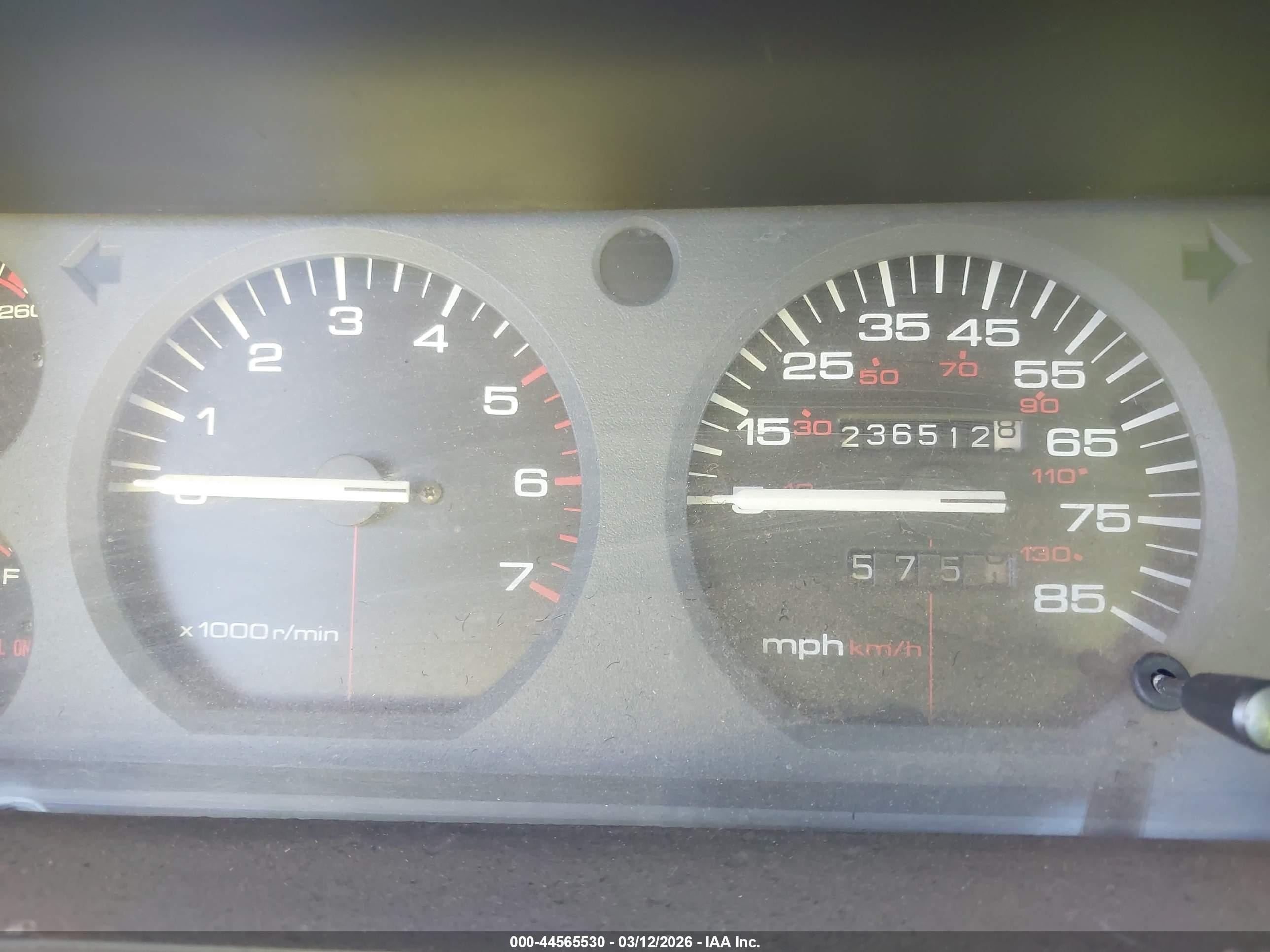 1988 Jeep Cherokee Laredo Burgundy vin: 1JCMT7842JT132829