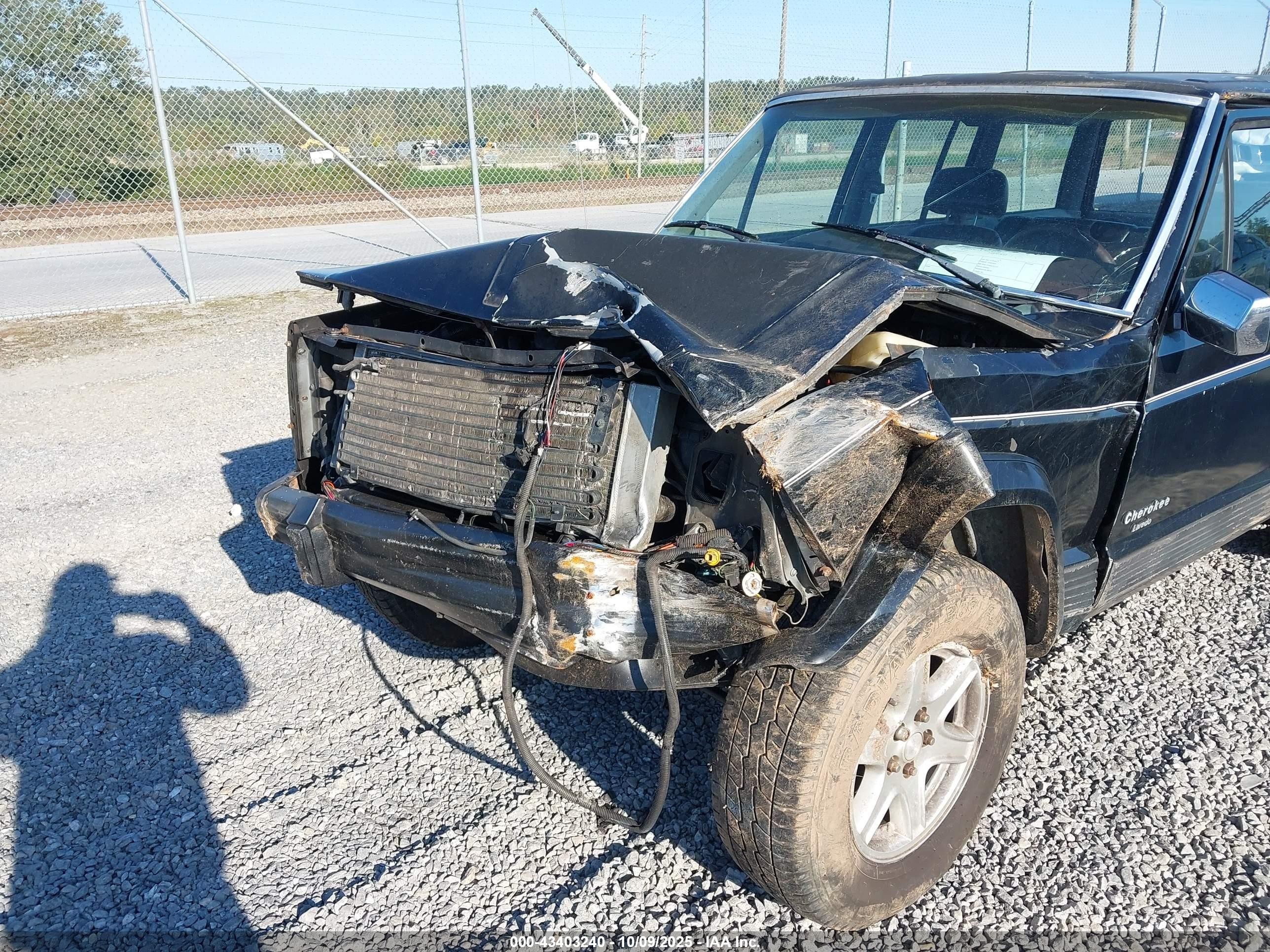 1988 Jeep Cherokee Laredo Черный vin: 1JCMT784XJT144355