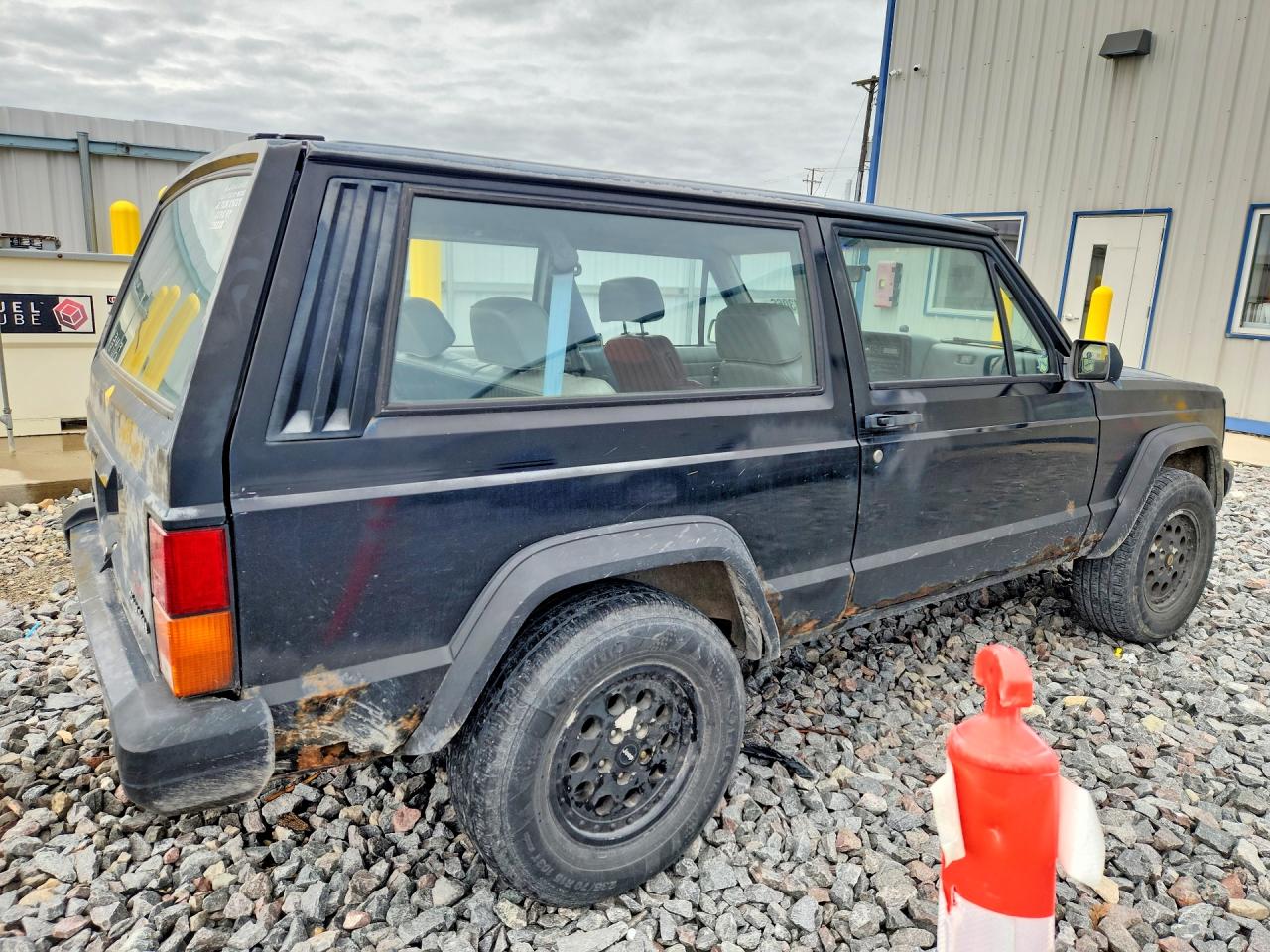 1988 Jeep Cherokee Black vin: 1JCMW7317JT223633