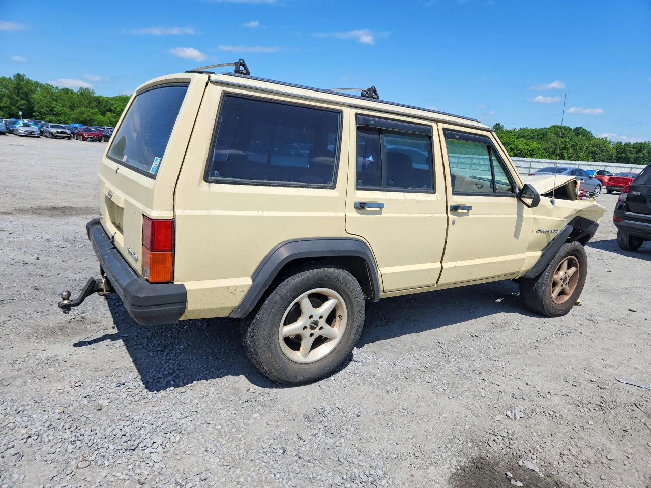1988 Jeep Cherokee Cream vin: 1JCMW7416JT118175